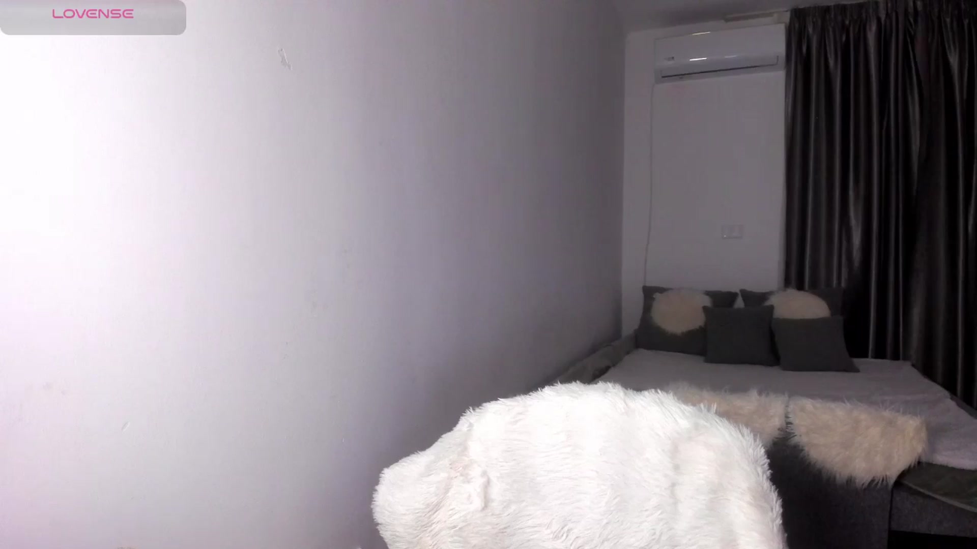 Gallery image thumbnail from ArinaRave's myfreecams stream on, 03/31/2026, 21:13 image 4 of 20