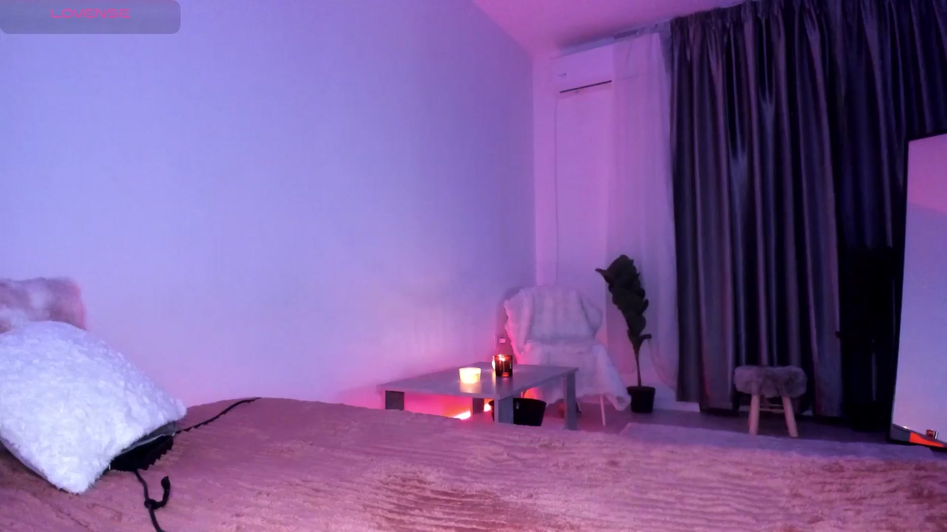 Gallery image thumbnail from ArinaRave's myfreecams stream on, 04/09/2026, 21:16 image 13 of 20
