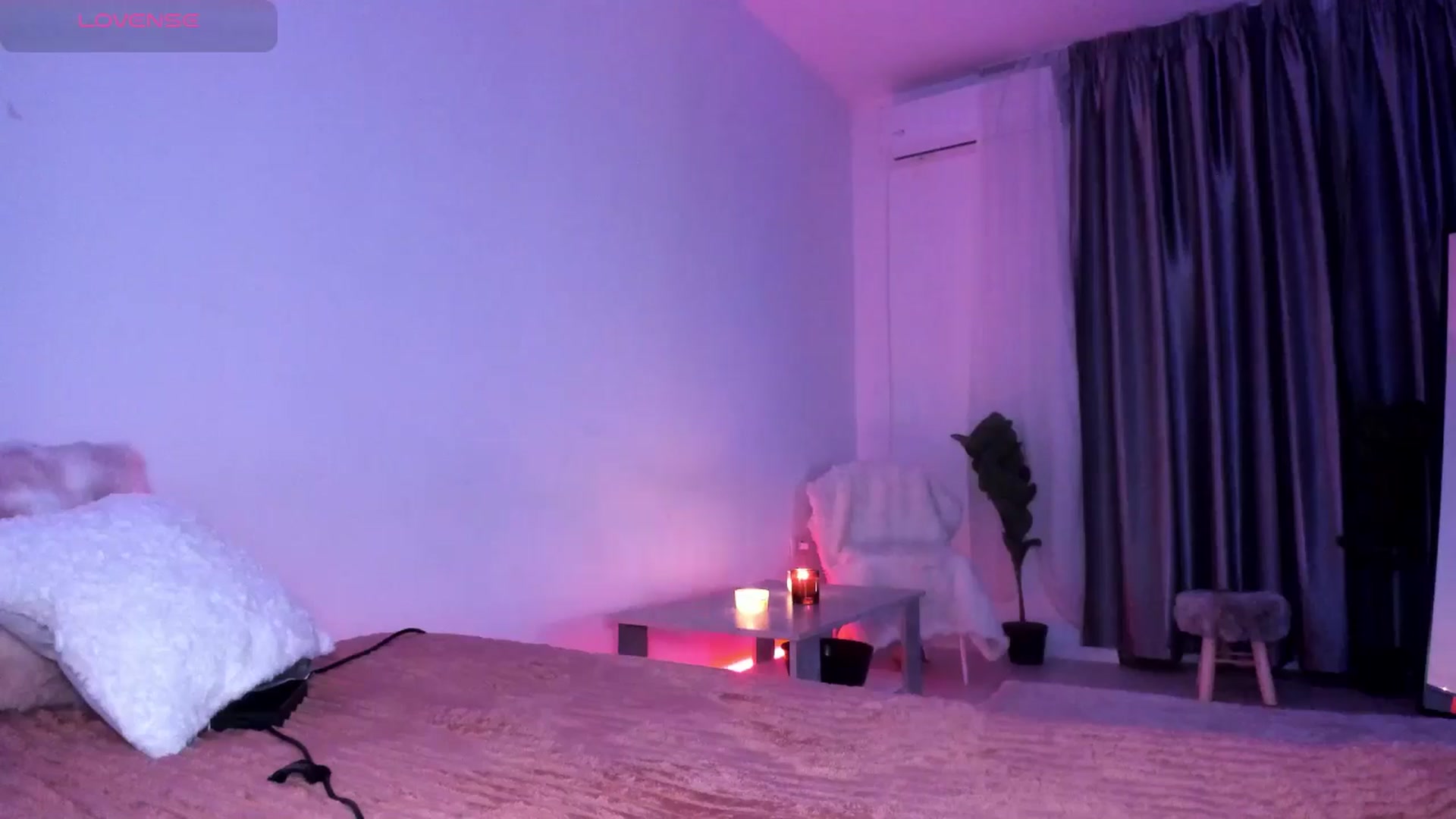 Gallery image thumbnail from ArinaRave's myfreecams stream on, 04/09/2026, 21:16 image 9 of 20