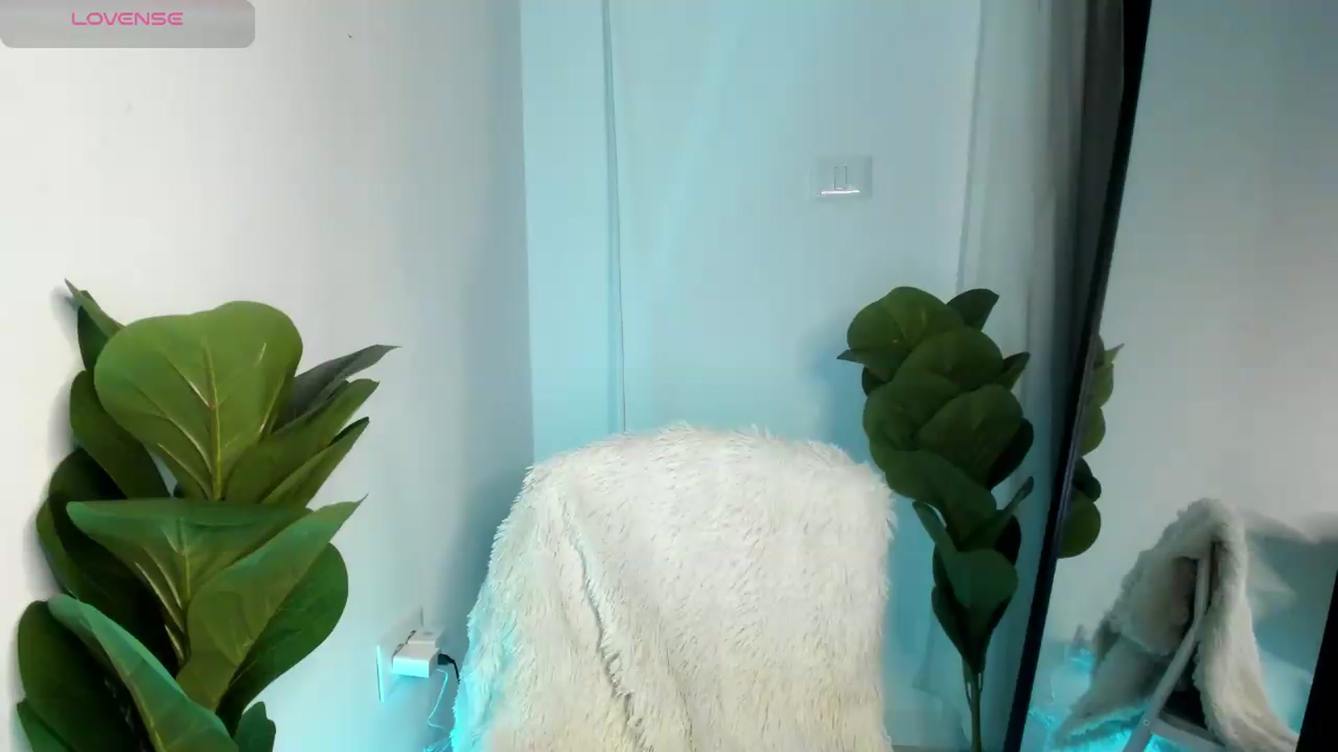 Gallery image thumbnail from ArinaRave's myfreecams stream on, 04/27/2026, 02:55 image 1 of 20