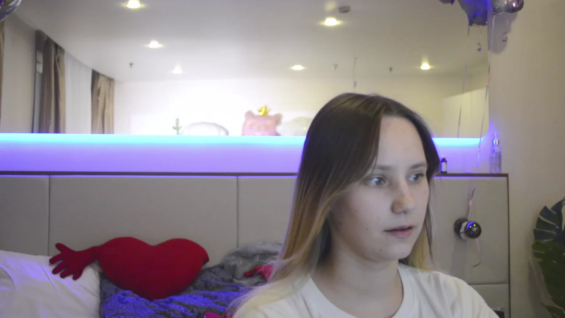 Gallery image thumbnail from Arina_me's myfreecams stream on, 05/12/2023, 21:37 image 4 of 20