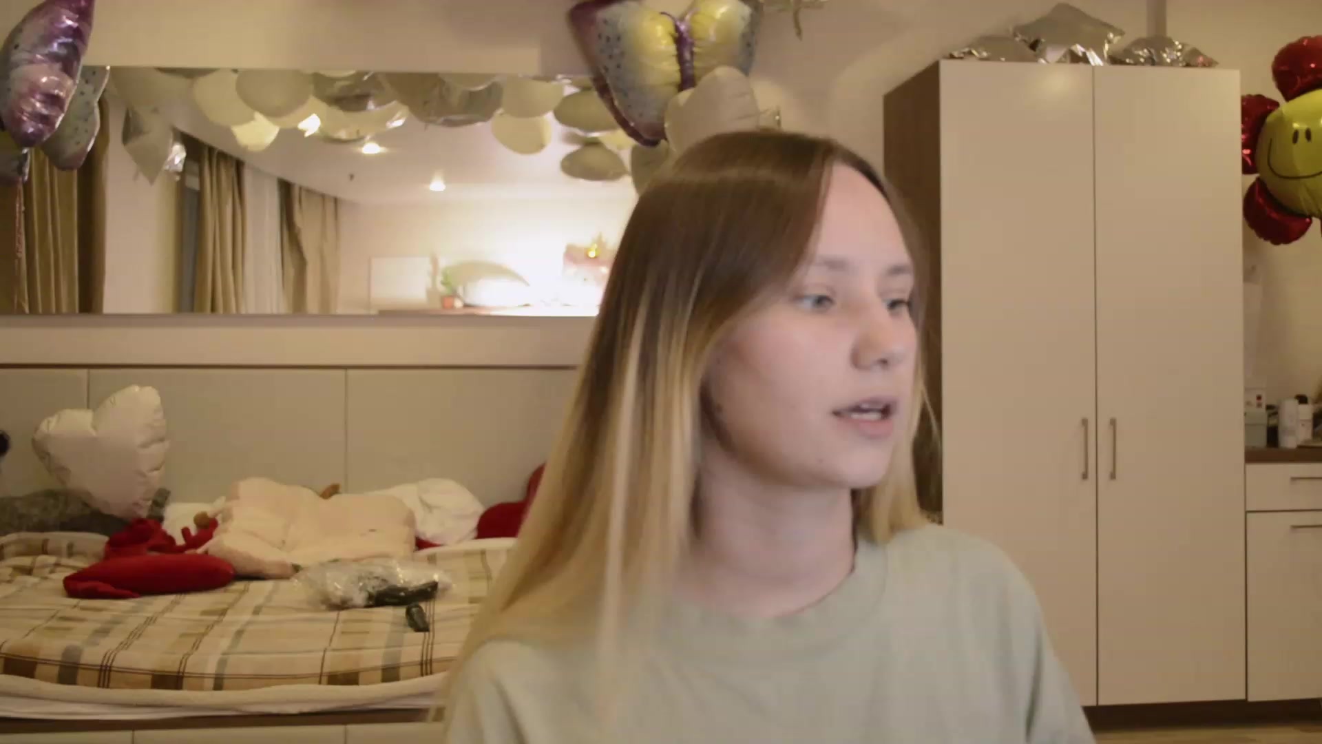 Gallery image thumbnail from Arina_me's myfreecams stream on, 05/16/2023, 21:14 image 2 of 20