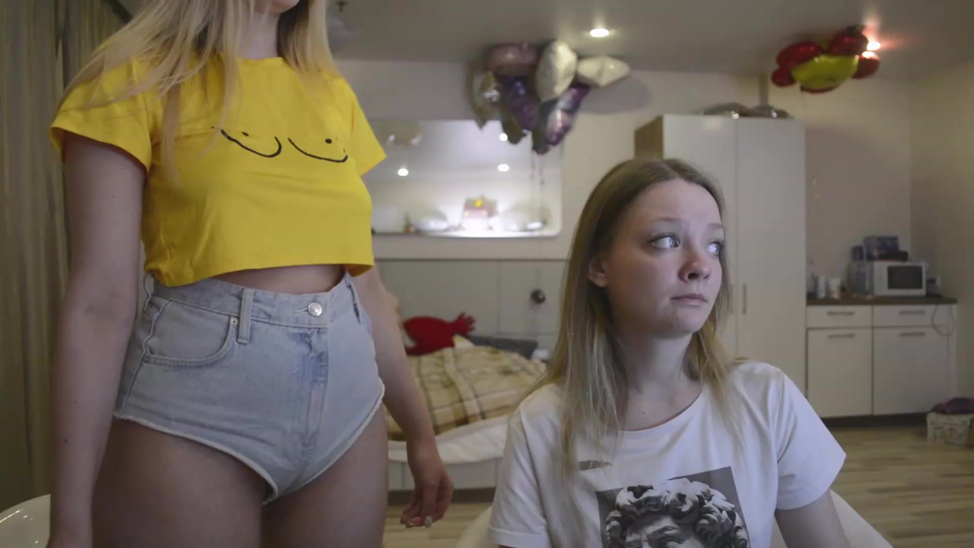 Gallery image thumbnail from Arina_me's myfreecams stream on, 06/02/2023, 01:14 image 15 of 20