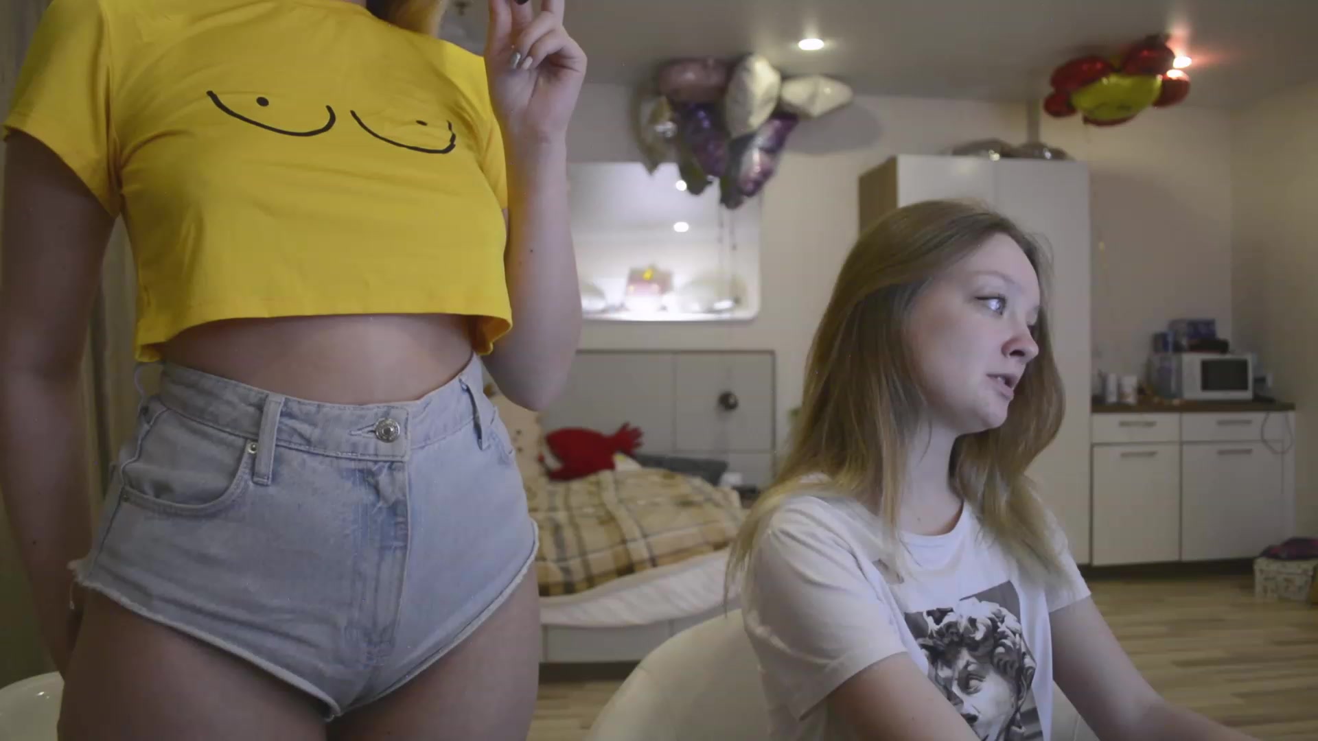 Gallery image thumbnail from Arina_me's myfreecams stream on, 06/02/2023, 01:14 image 13 of 20