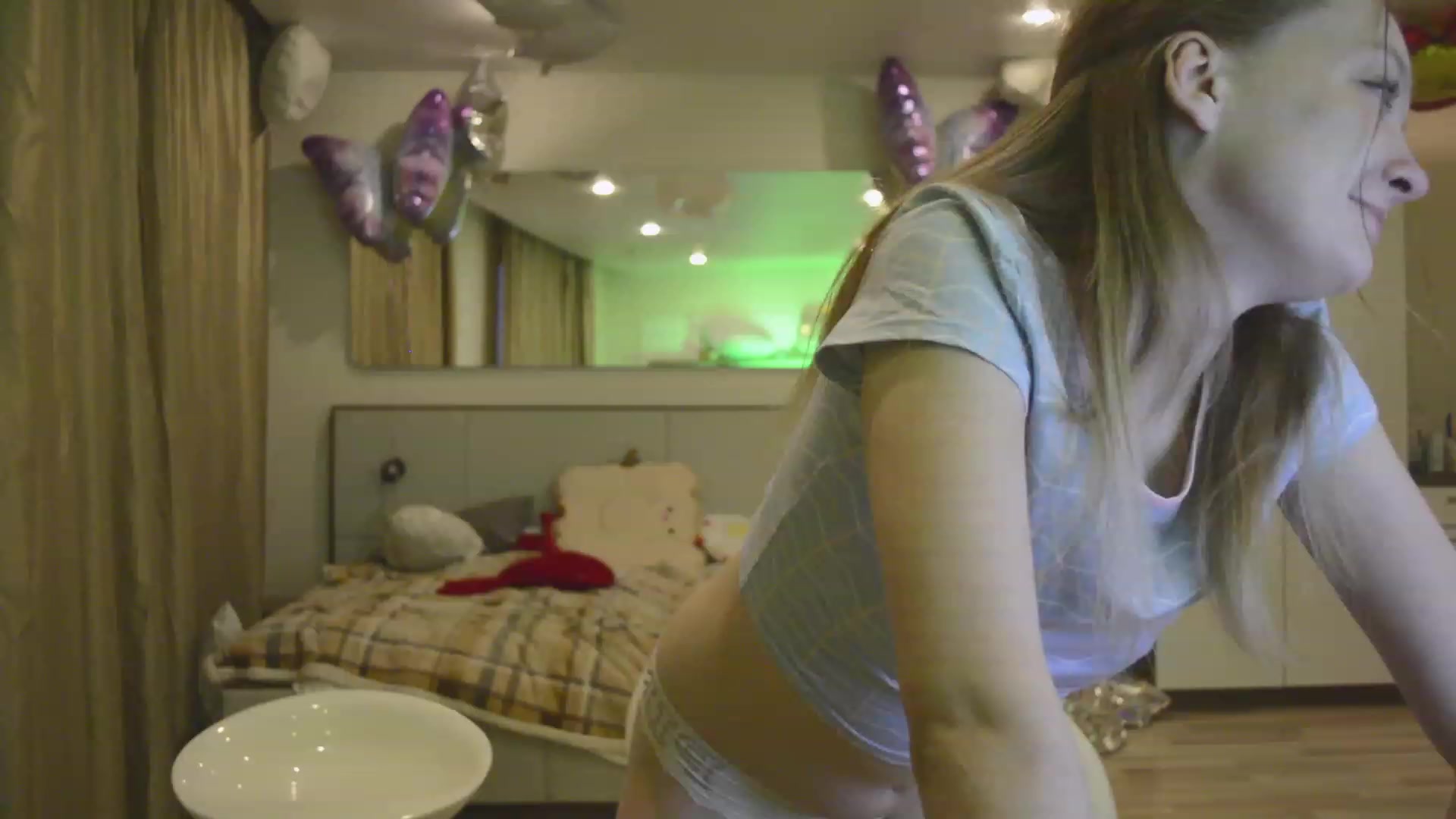 Gallery image thumbnail from Arina_me's myfreecams stream on, 06/02/2023, 21:05 image 13 of 20