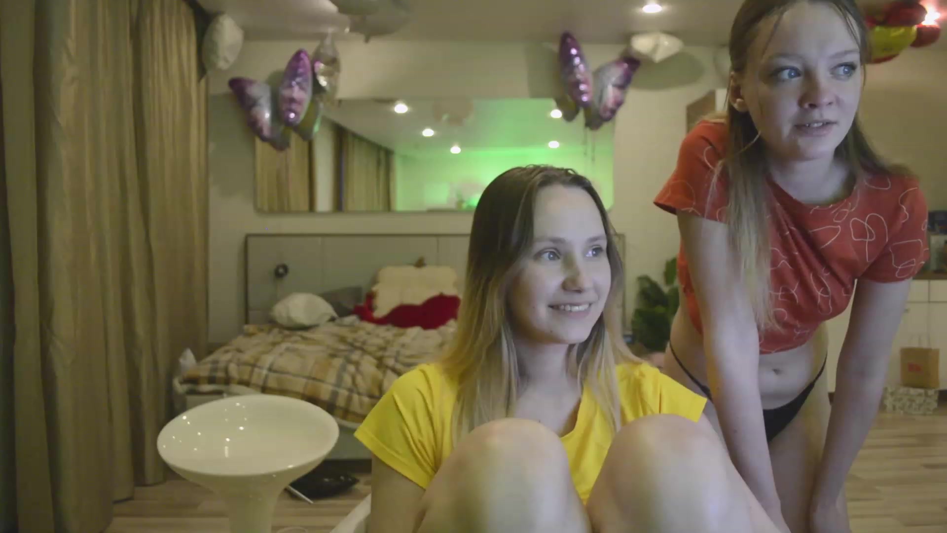 Gallery image thumbnail from Arina_me's myfreecams stream on, 06/02/2023, 23:42 image 5 of 20