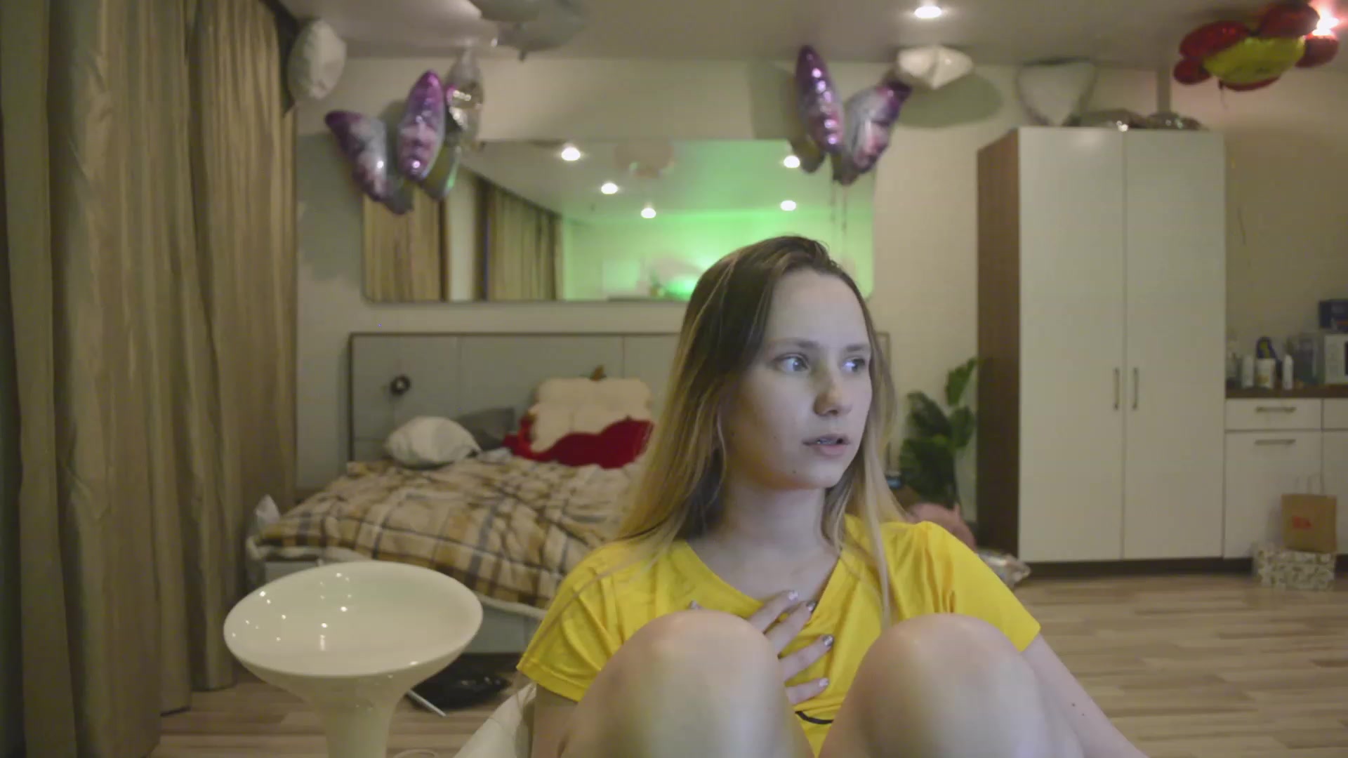 Gallery image thumbnail from Arina_me's myfreecams stream on, 06/02/2023, 23:42 image 1 of 20