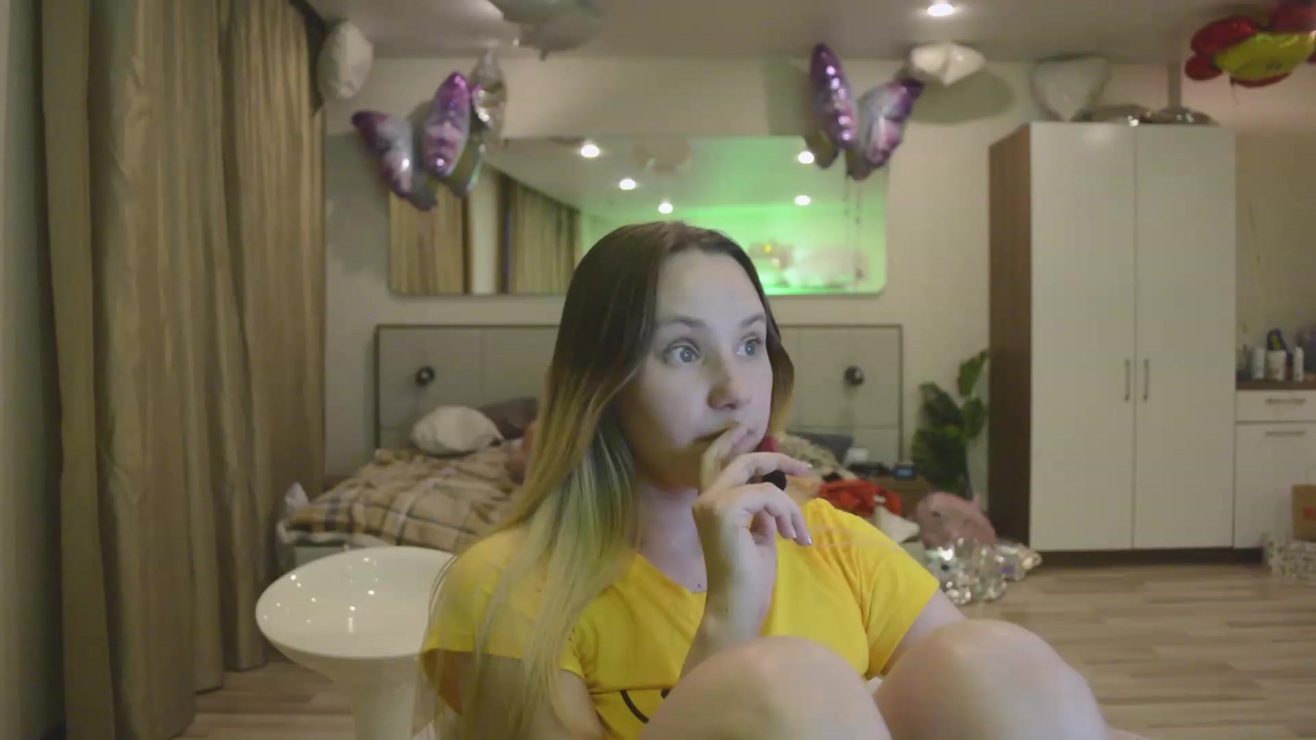 Gallery image thumbnail from Arina_me's myfreecams stream on, 06/02/2023, 23:42 image 10 of 20
