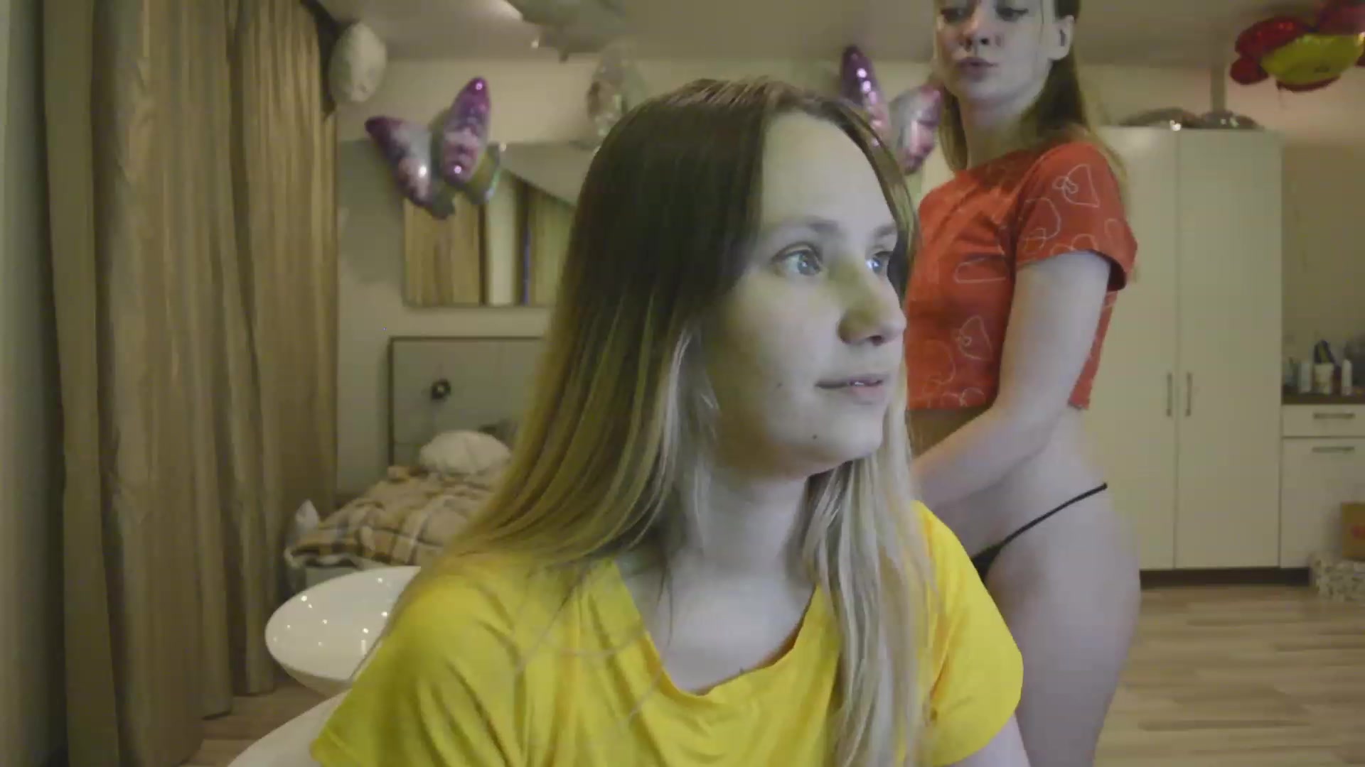 Gallery image thumbnail from Arina_me's myfreecams stream on, 06/02/2023, 23:42 image 18 of 20