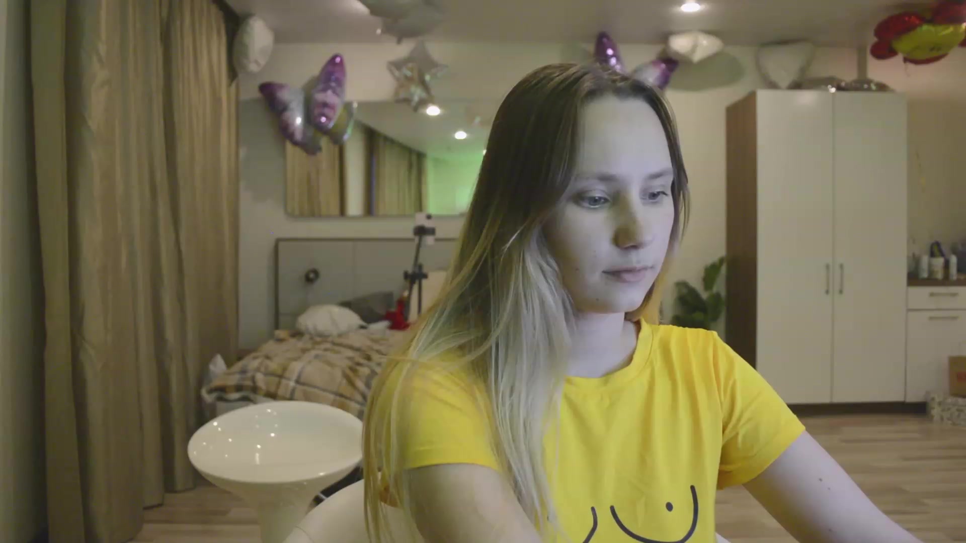 Gallery image thumbnail from Arina_me's myfreecams stream on, 06/02/2023, 23:42 image 13 of 20
