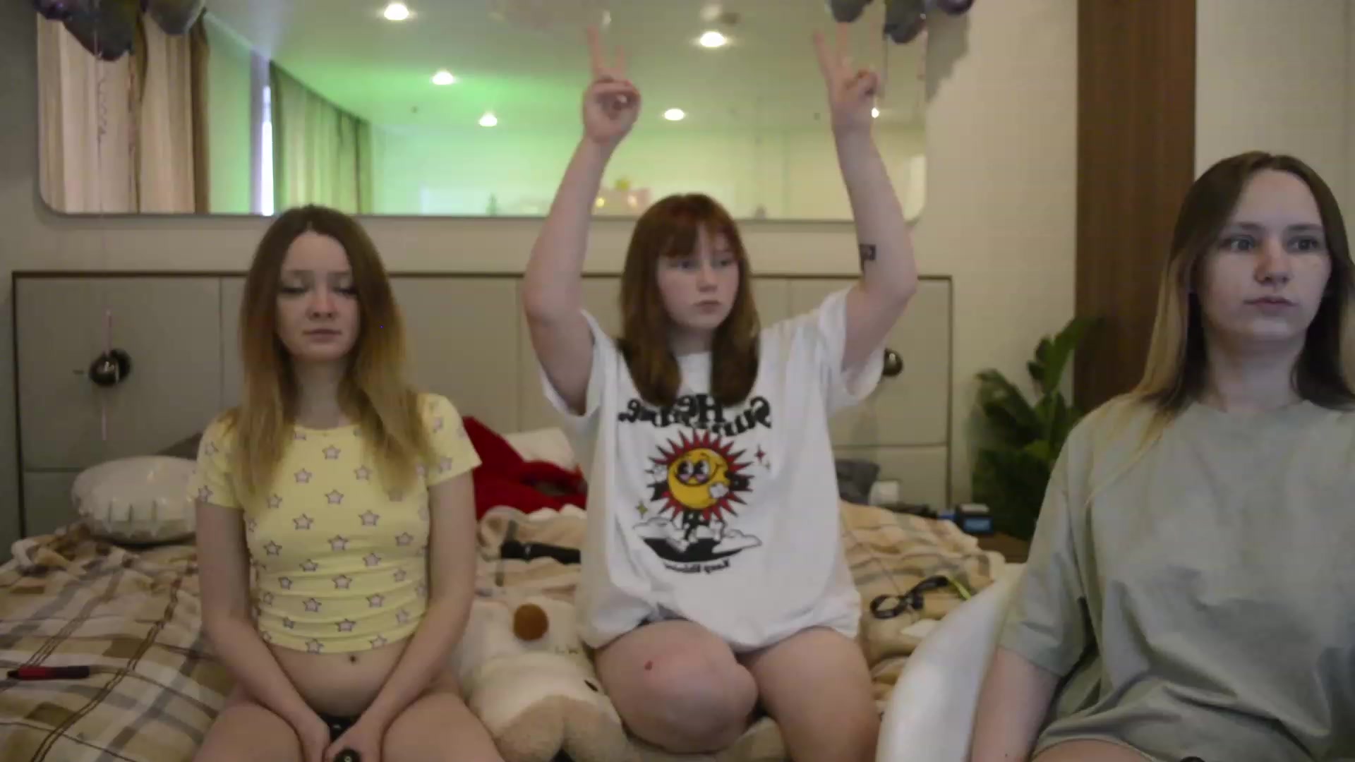 Gallery image thumbnail from Arina_me's myfreecams stream on, 06/03/2023, 18:21 image 10 of 20