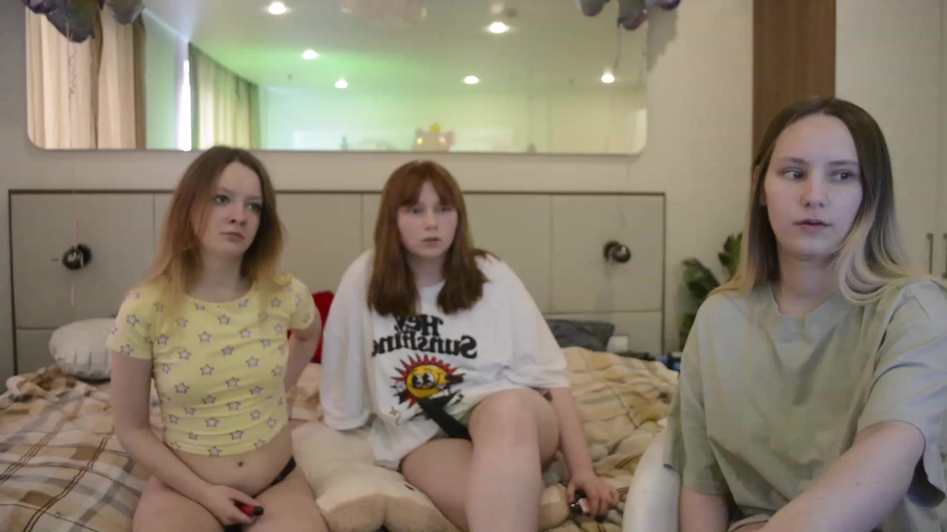 Gallery image thumbnail from Arina_me's myfreecams stream on, 06/03/2023, 18:21 image 4 of 20