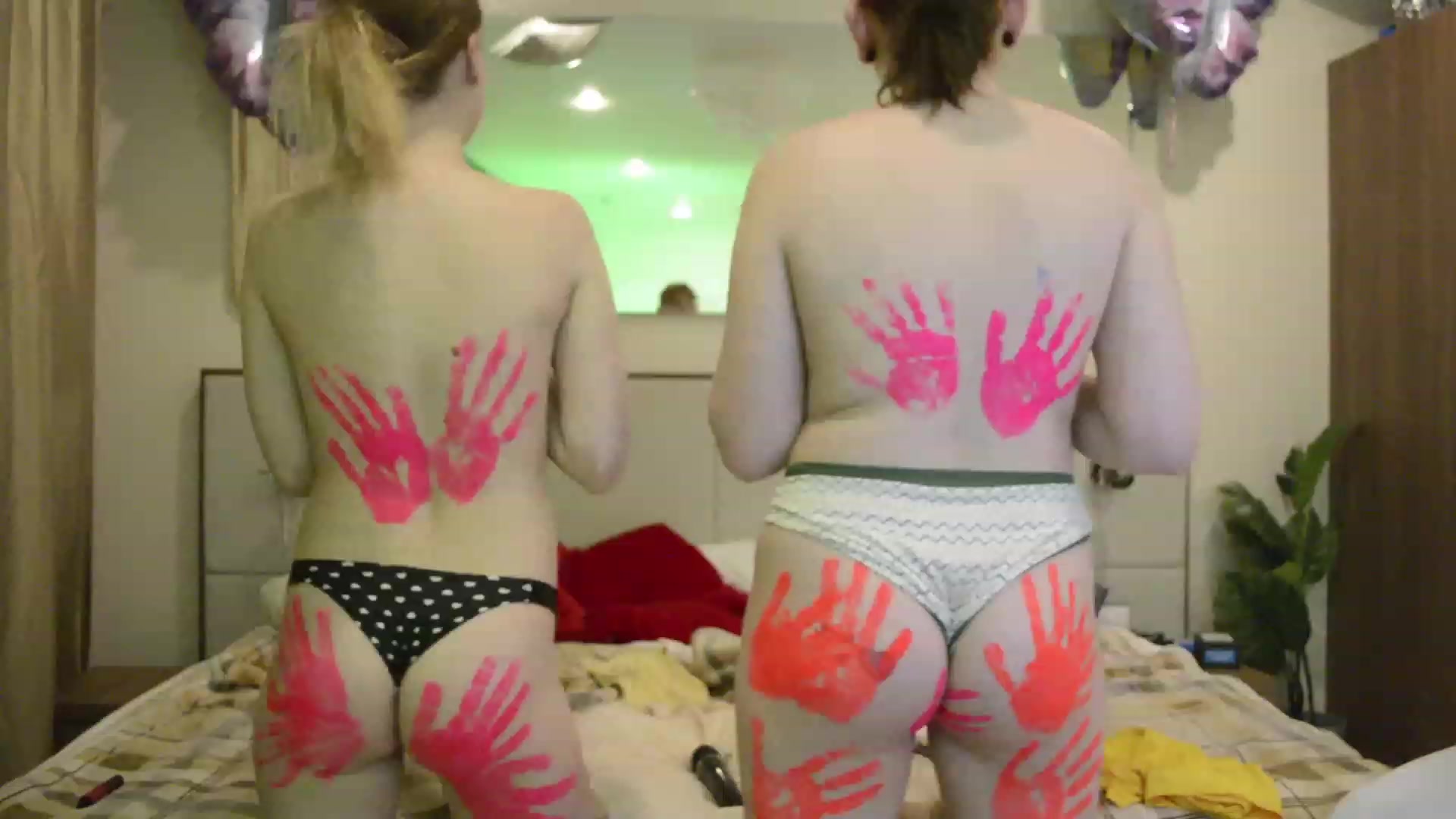 Gallery image thumbnail from Arina_me's myfreecams stream on, 06/03/2023, 22:00 image 5 of 20