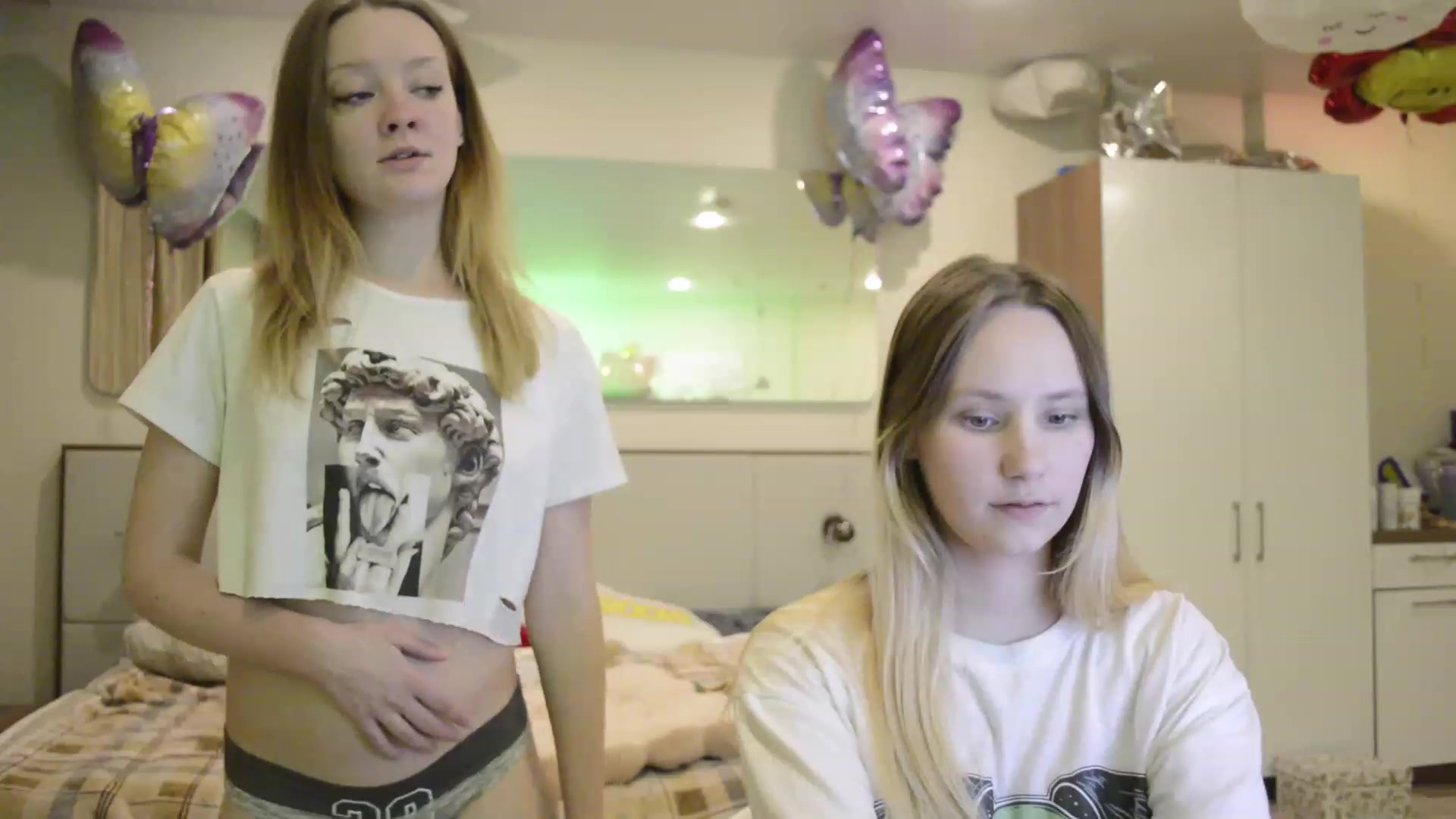 Gallery image thumbnail from Arina_me's myfreecams stream on, 06/04/2023, 20:13 image 17 of 20