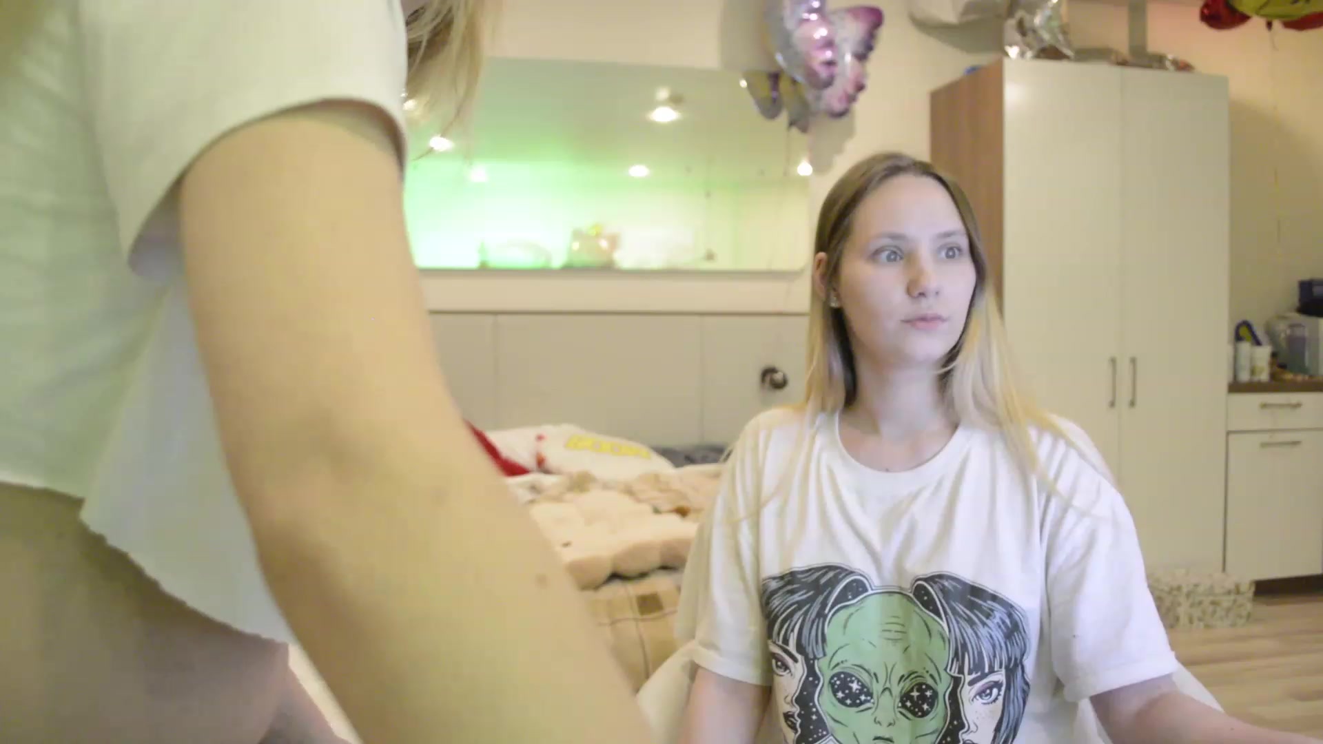 Gallery image thumbnail from Arina_me's myfreecams stream on, 06/04/2023, 20:13 image 6 of 20