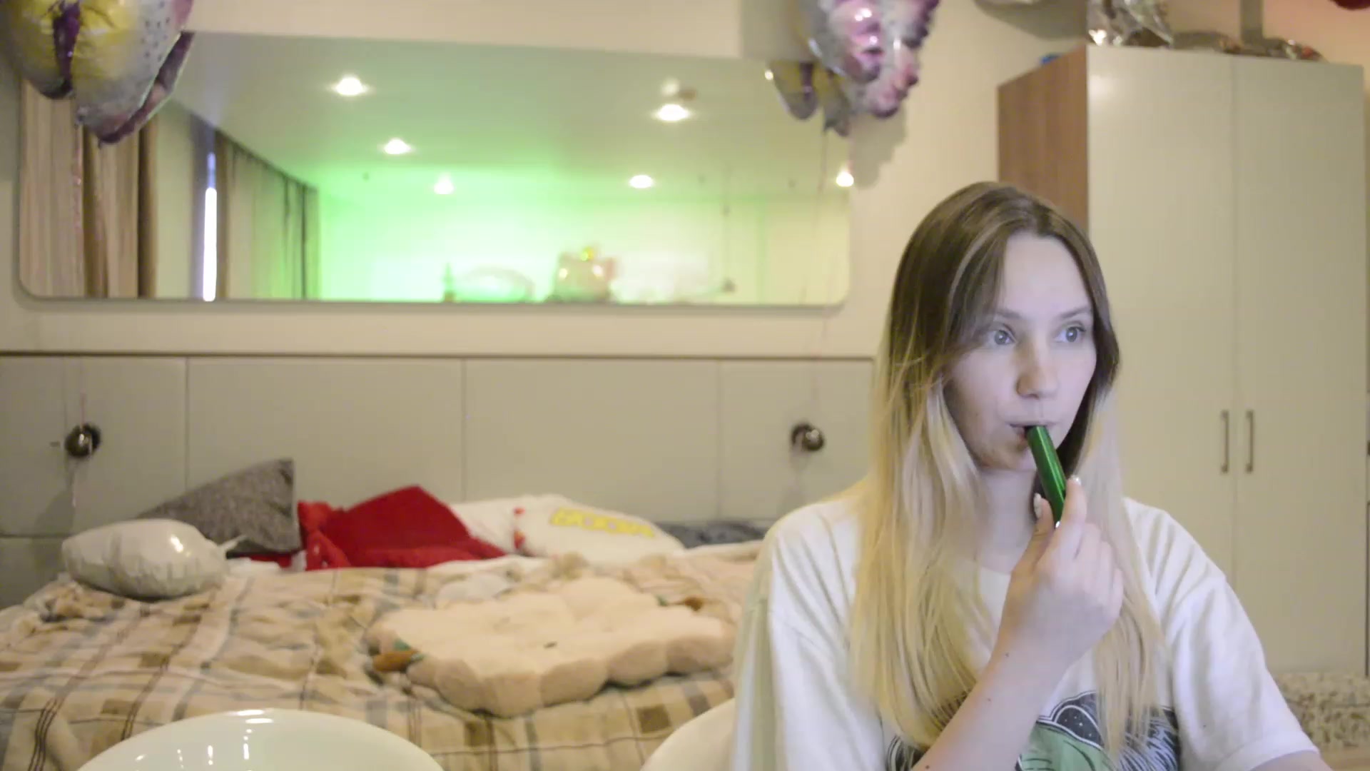 Gallery image thumbnail from Arina_me's myfreecams stream on, 06/04/2023, 20:13 image 9 of 20