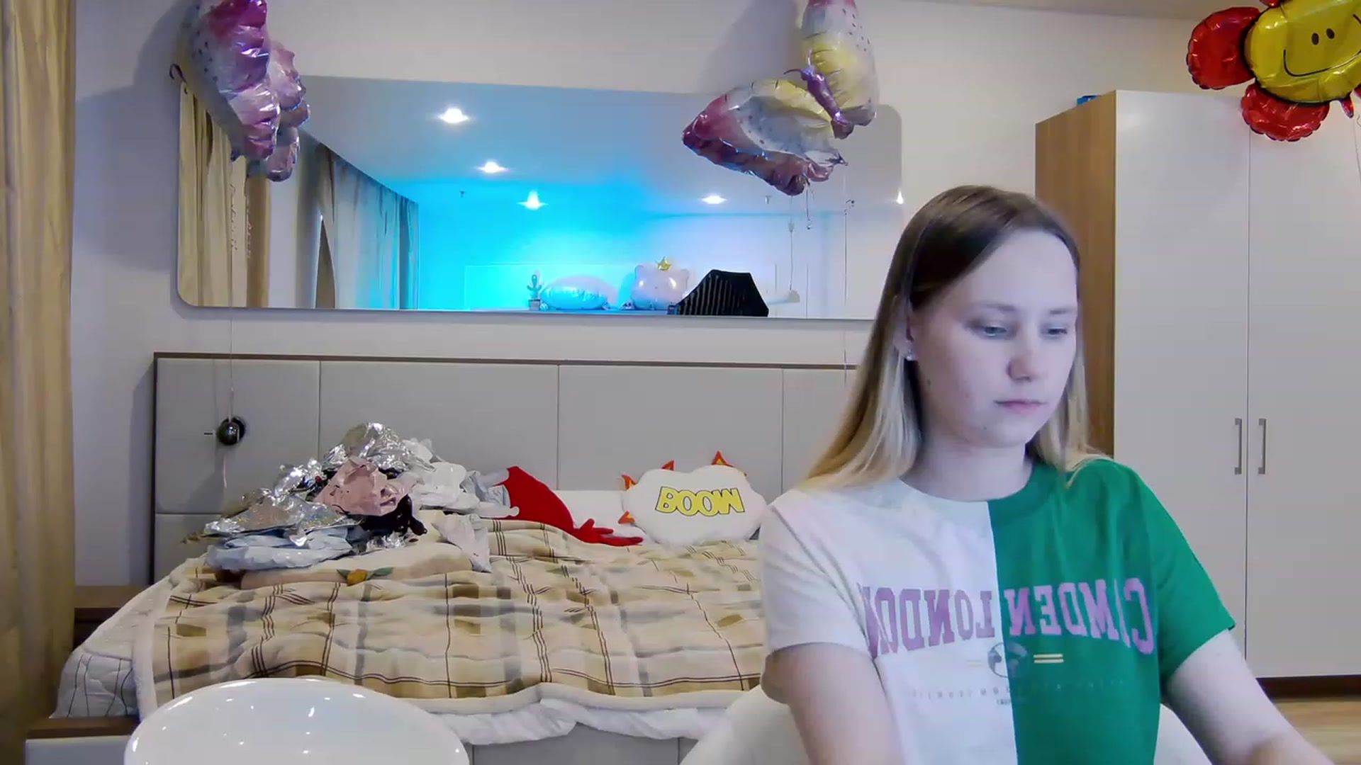 Gallery image thumbnail from Arina_me's myfreecams stream on, 06/12/2023, 19:33 image 15 of 20