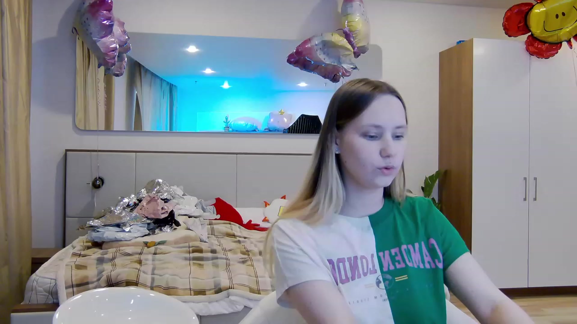Gallery image thumbnail from Arina_me's myfreecams stream on, 06/12/2023, 19:33 image 16 of 20