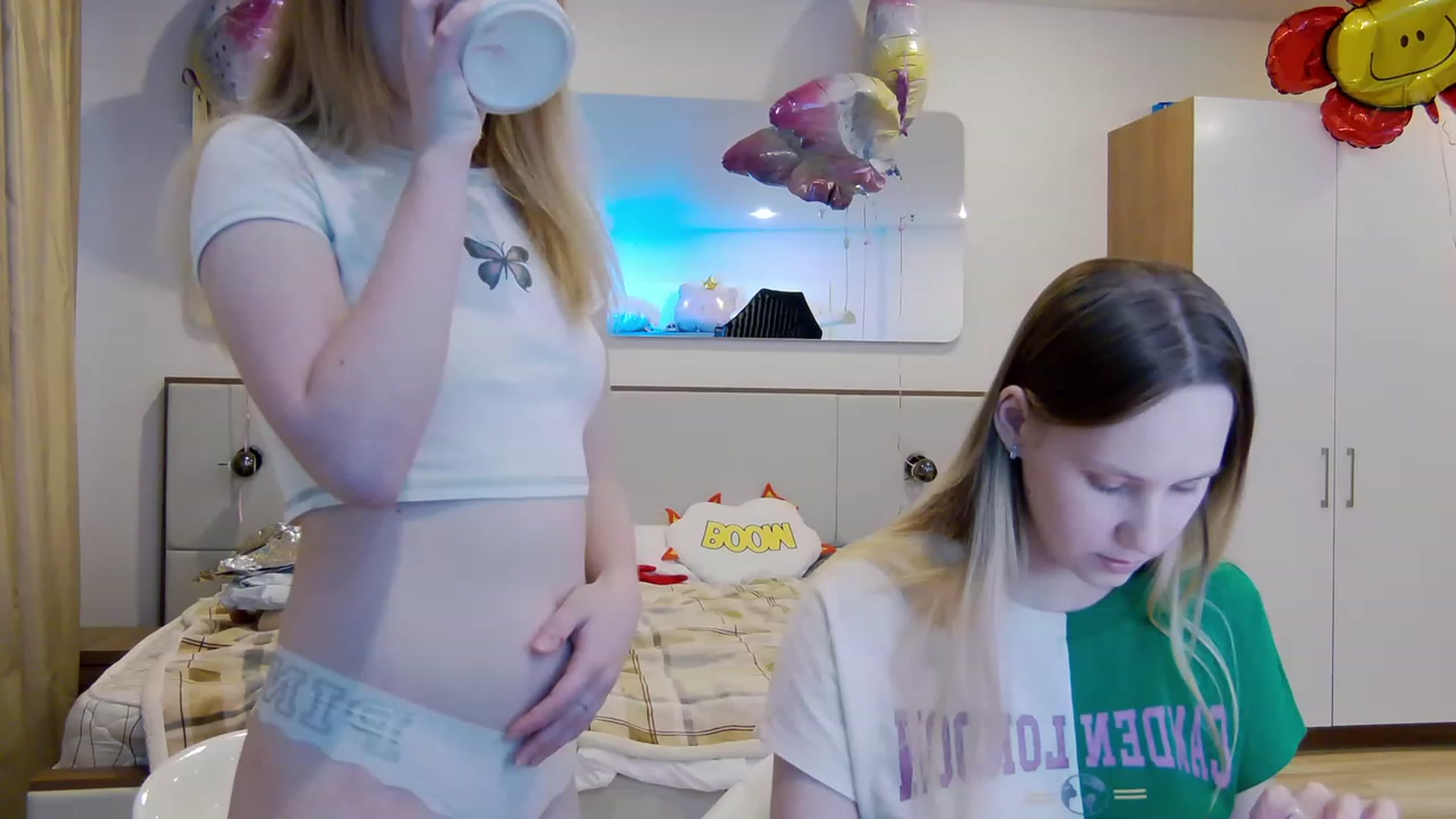 Gallery image thumbnail from Arina_me's myfreecams stream on, 06/12/2023, 19:33 image 17 of 20