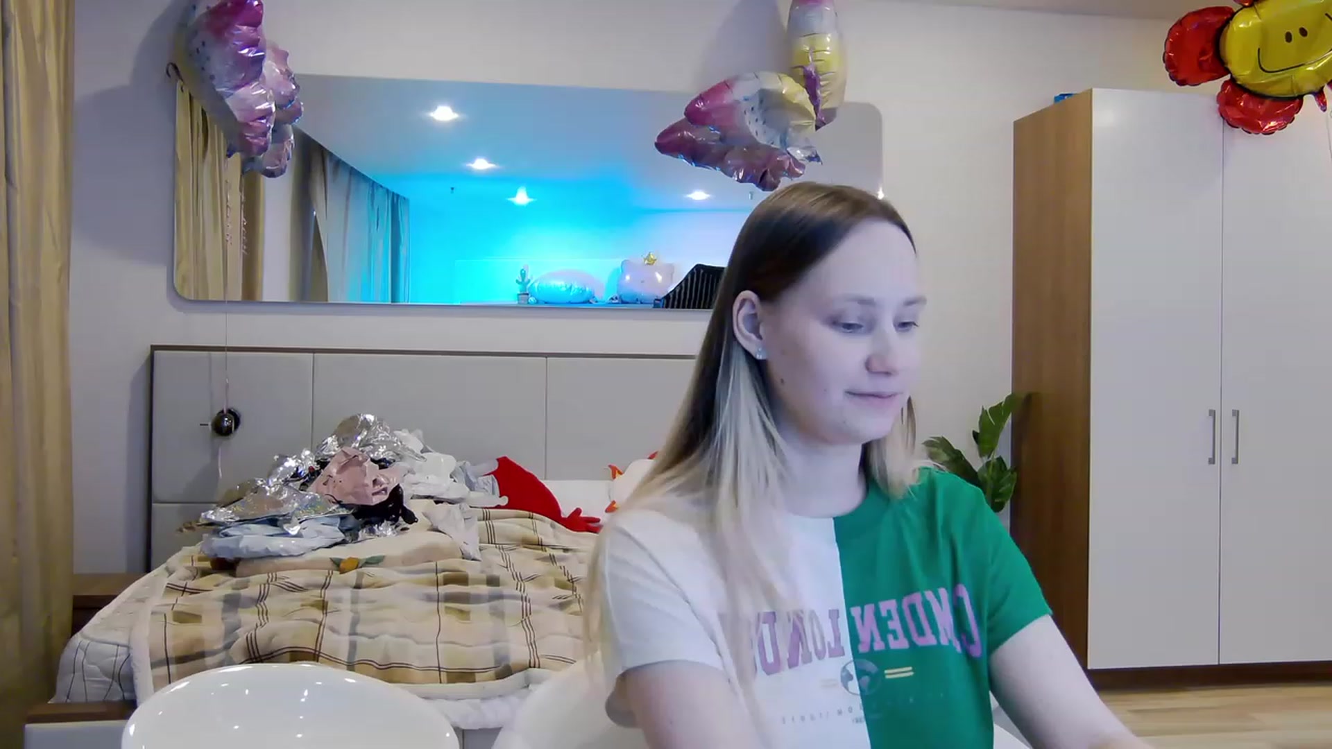 Gallery image thumbnail from Arina_me's myfreecams stream on, 06/12/2023, 20:10 image 8 of 20
