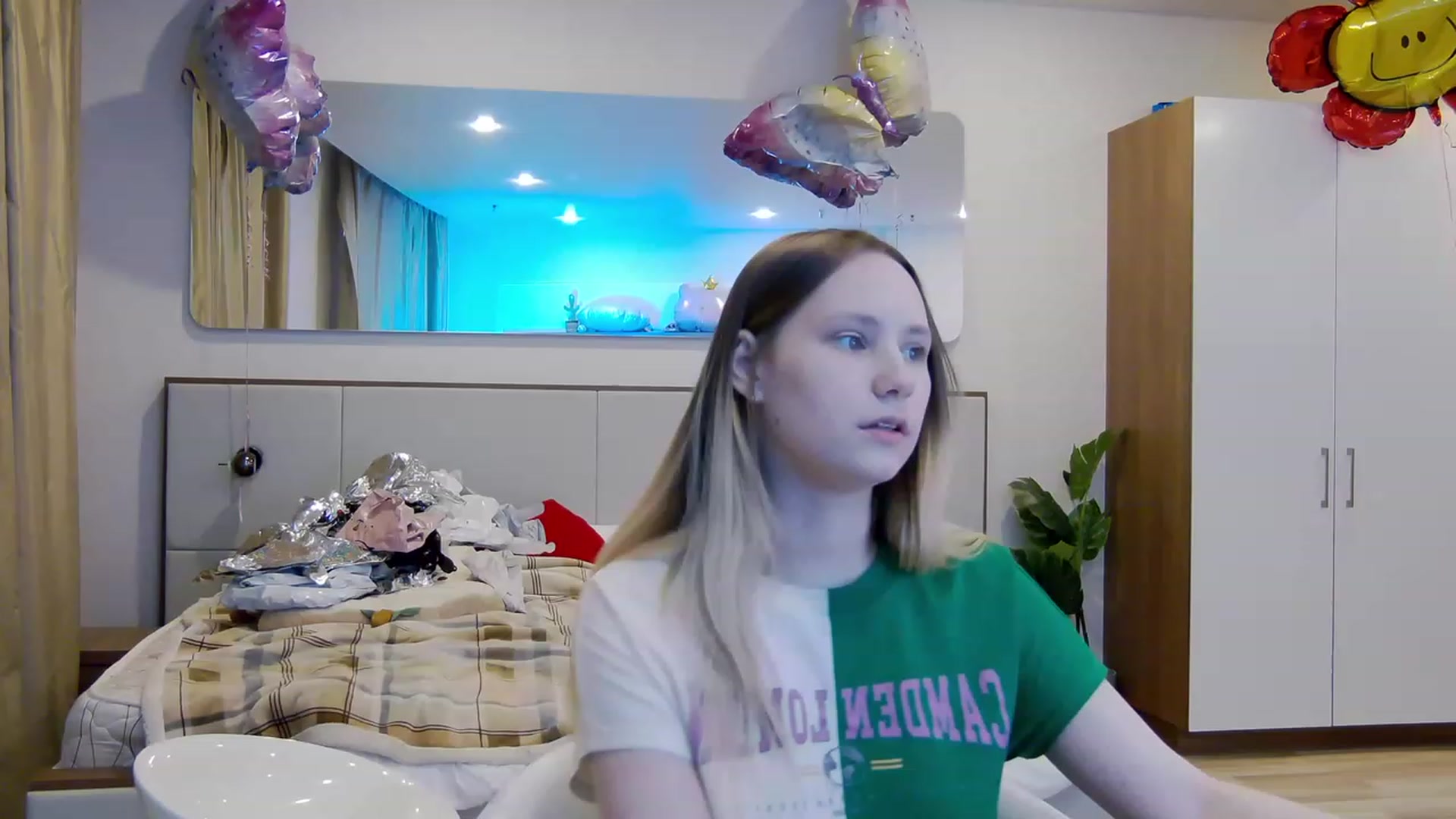 Gallery image thumbnail from Arina_me's myfreecams stream on, 06/12/2023, 20:10 image 19 of 20