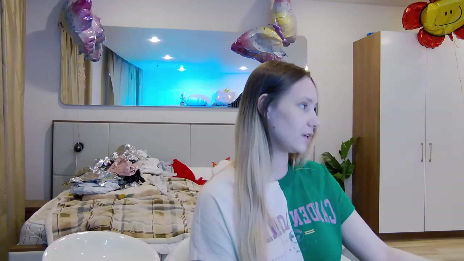 Gallery image thumbnail from Arina_me's myfreecams stream on, 06/12/2023, 20:10 image 10 of 20
