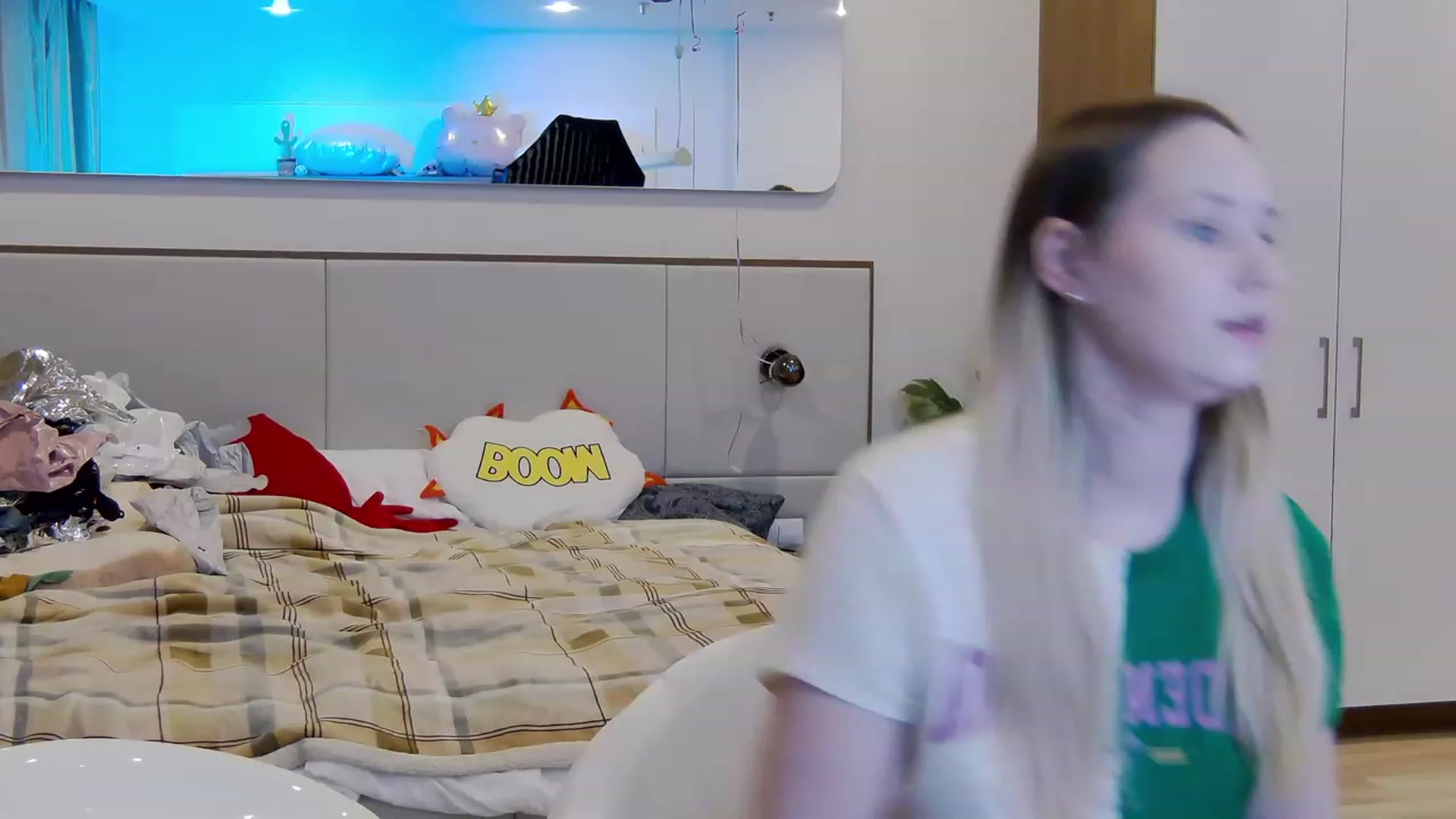 Gallery image thumbnail from Arina_me's myfreecams stream on, 06/13/2023, 24:05 image 15 of 20