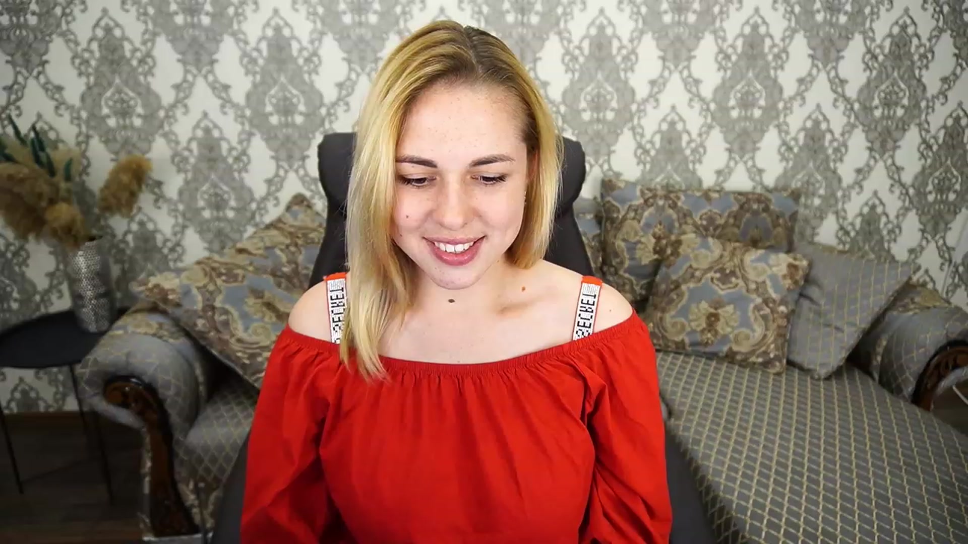 Gallery image thumbnail from ArishkaLulu's myfreecams stream on, 07/16/2023, 11:54 image 10 of 20