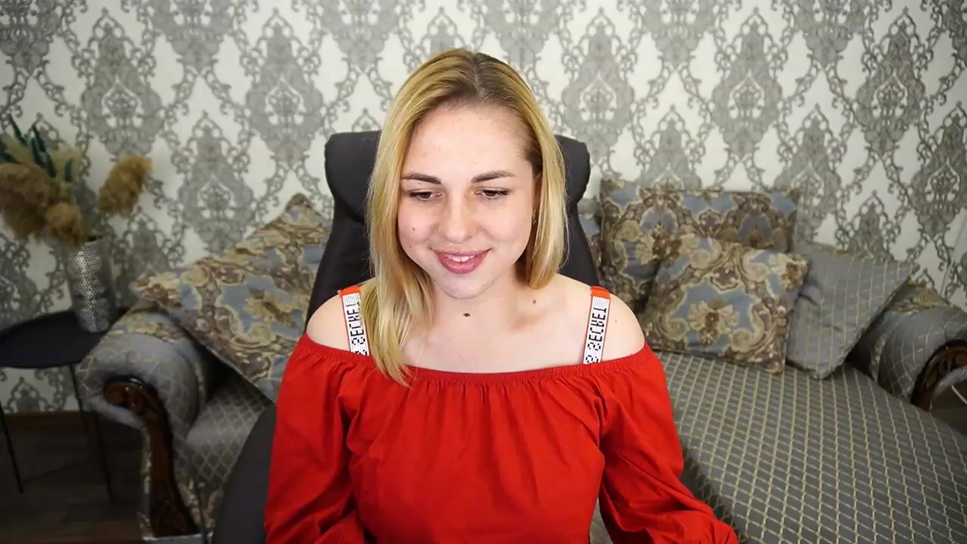 Gallery image thumbnail from ArishkaLulu's myfreecams stream on, 07/16/2023, 11:54 image 14 of 20