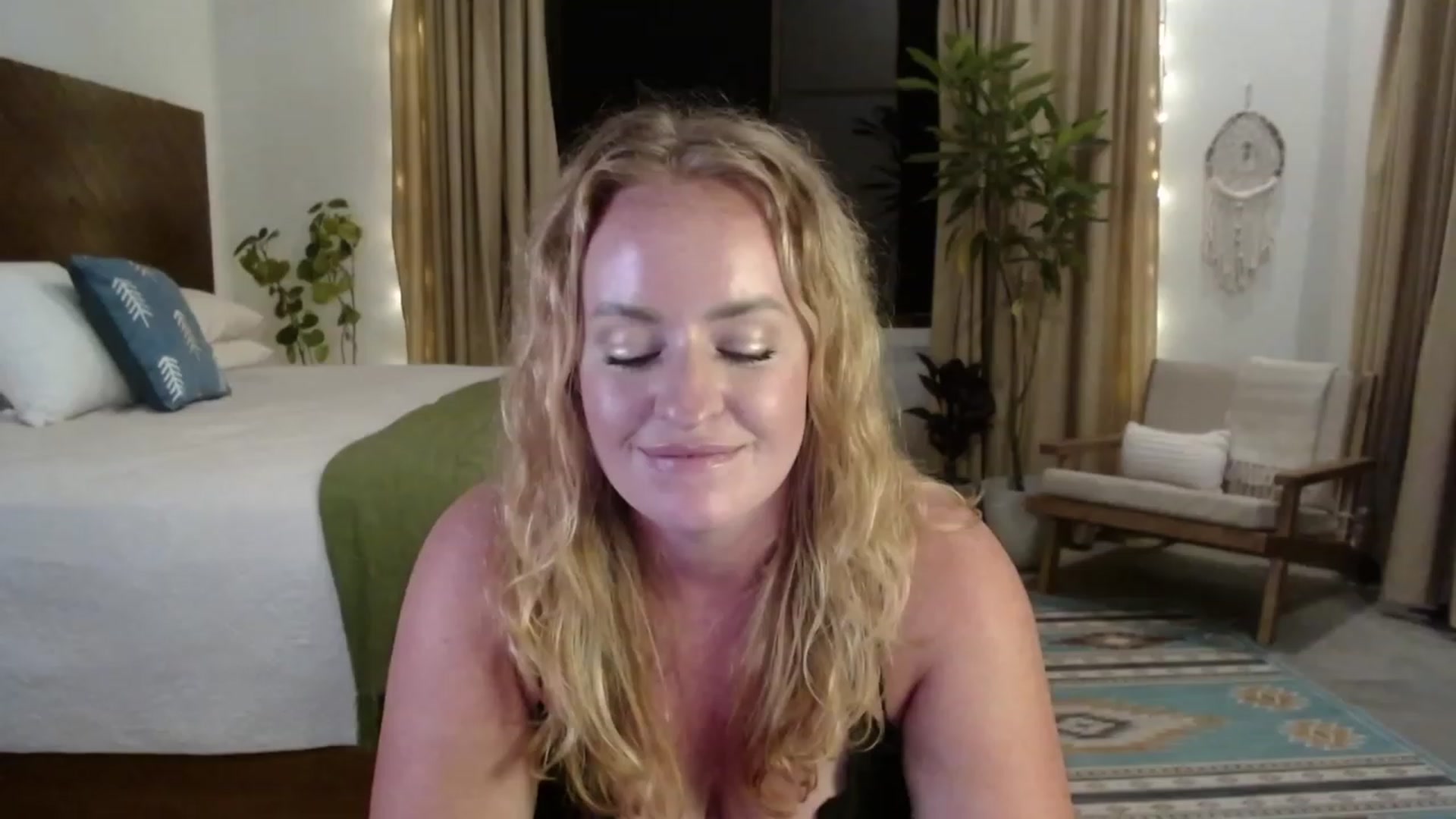 Gallery image thumbnail from ArisseBri's myfreecams stream on, 03/17/2023, 03:14 image 15 of 20