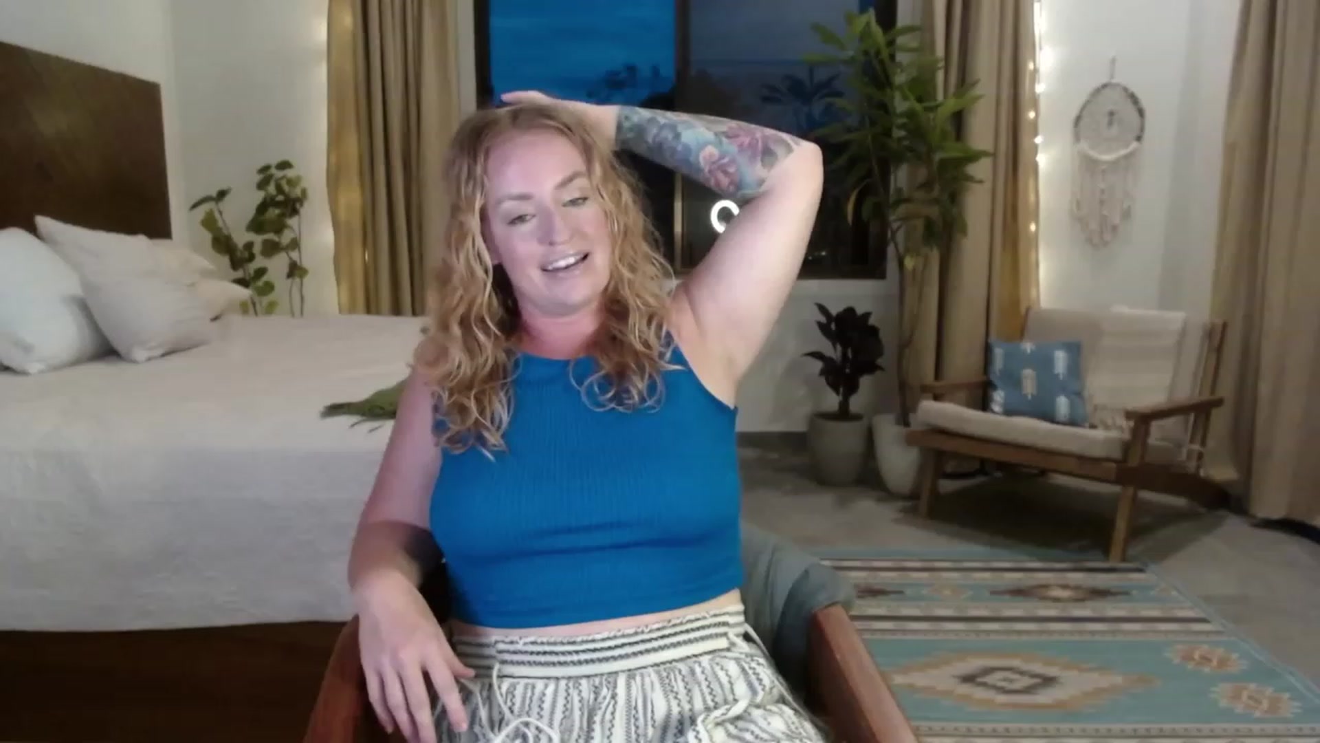 Gallery image thumbnail from ArisseBri's myfreecams stream on, 03/19/2023, 01:29 image 2 of 20