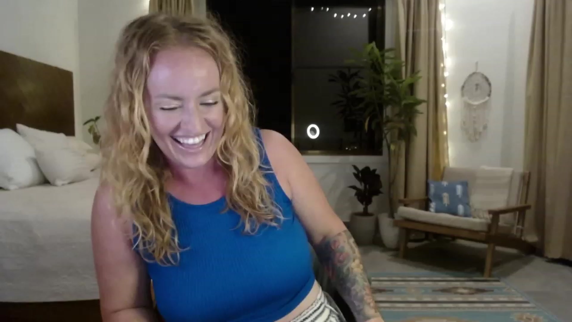 Gallery image thumbnail from ArisseBri's myfreecams stream on, 03/19/2023, 01:29 image 13 of 20