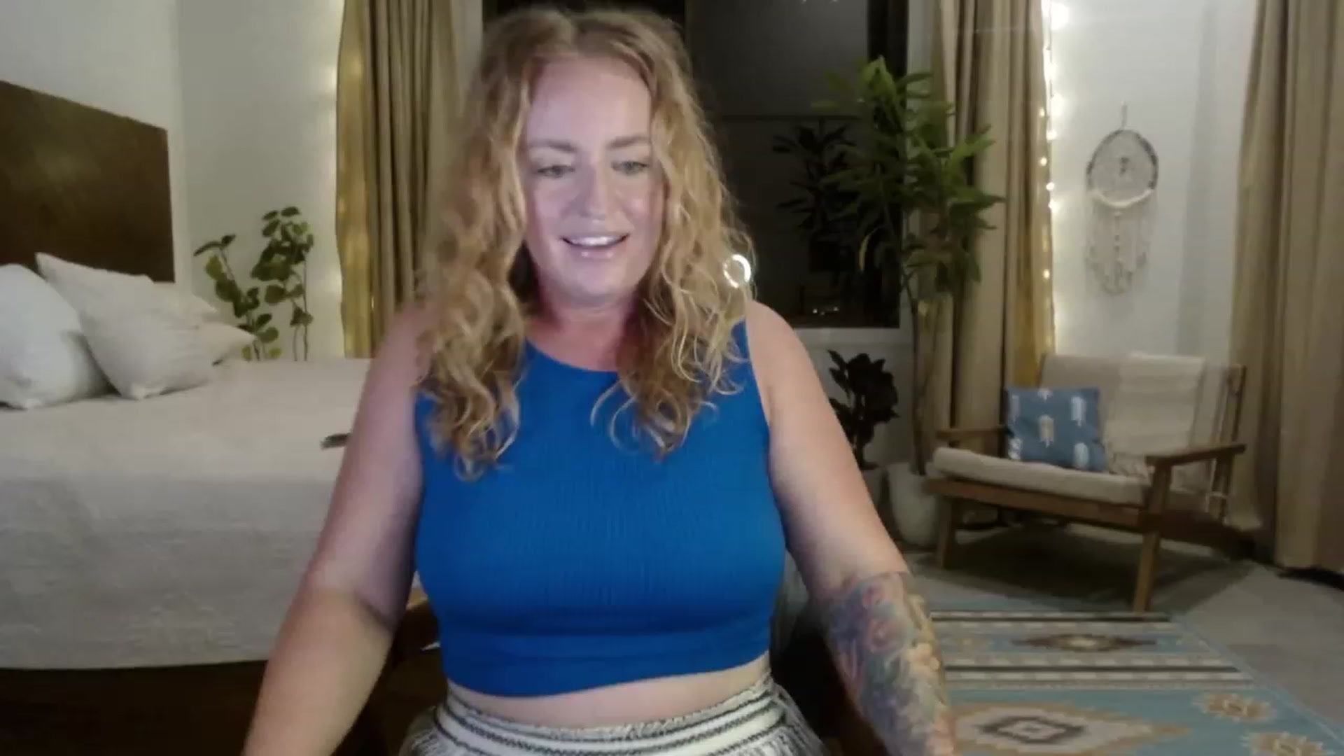 Gallery image thumbnail from ArisseBri's myfreecams stream on, 03/19/2023, 01:29 image 9 of 20
