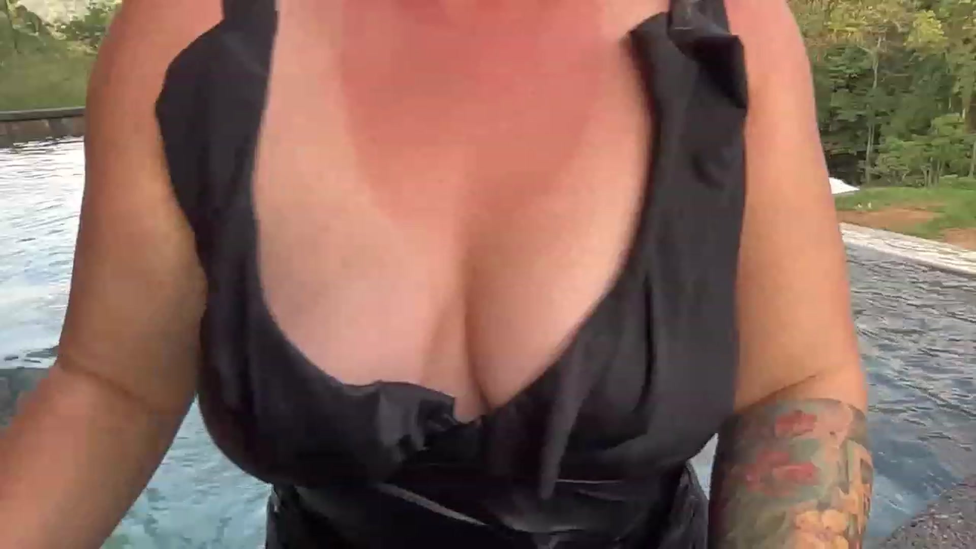 Gallery image thumbnail from ArisseBri's myfreecams stream on, 03/20/2023, 24:07 image 9 of 20