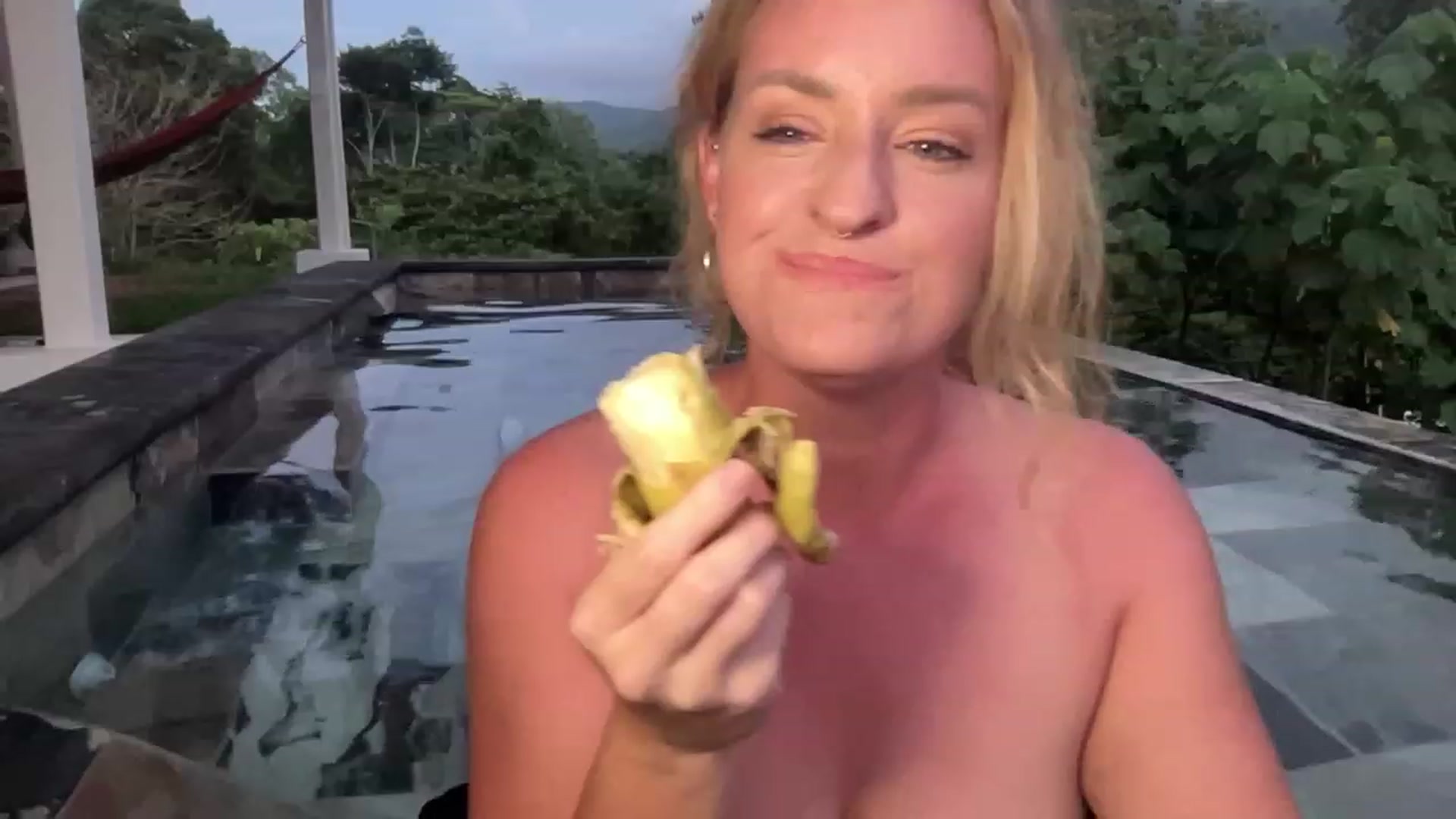 Gallery image thumbnail from ArisseBri's myfreecams stream on, 05/08/2023, 24:08 image 20 of 20