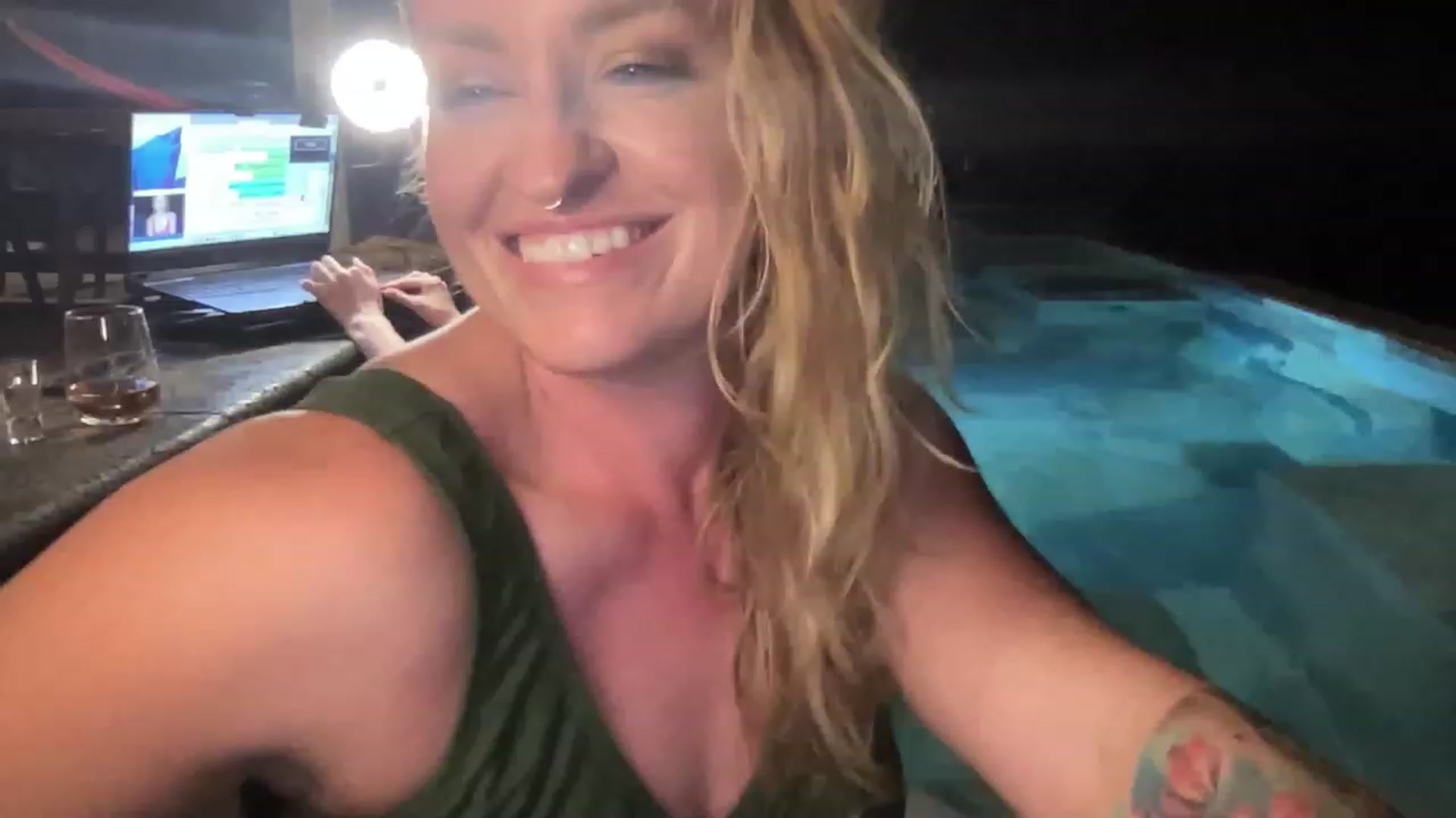 Gallery image thumbnail from ArisseBri's myfreecams stream on, 05/09/2023, 02:28 image 3 of 20