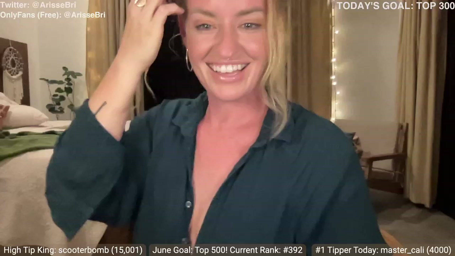 Gallery image thumbnail from ArisseBri's myfreecams stream on, 06/25/2023, 05:33 image 1 of 20