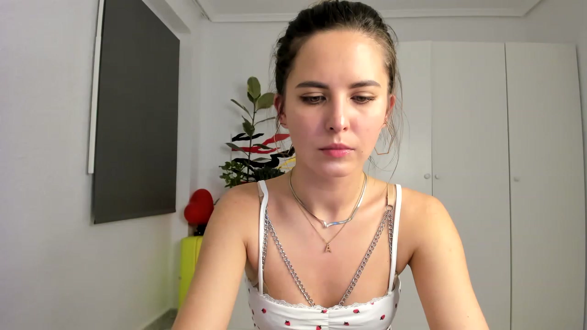 Gallery image thumbnail from AristoCrazy's myfreecams stream on, 04/02/2023, 20:54 image 12 of 20