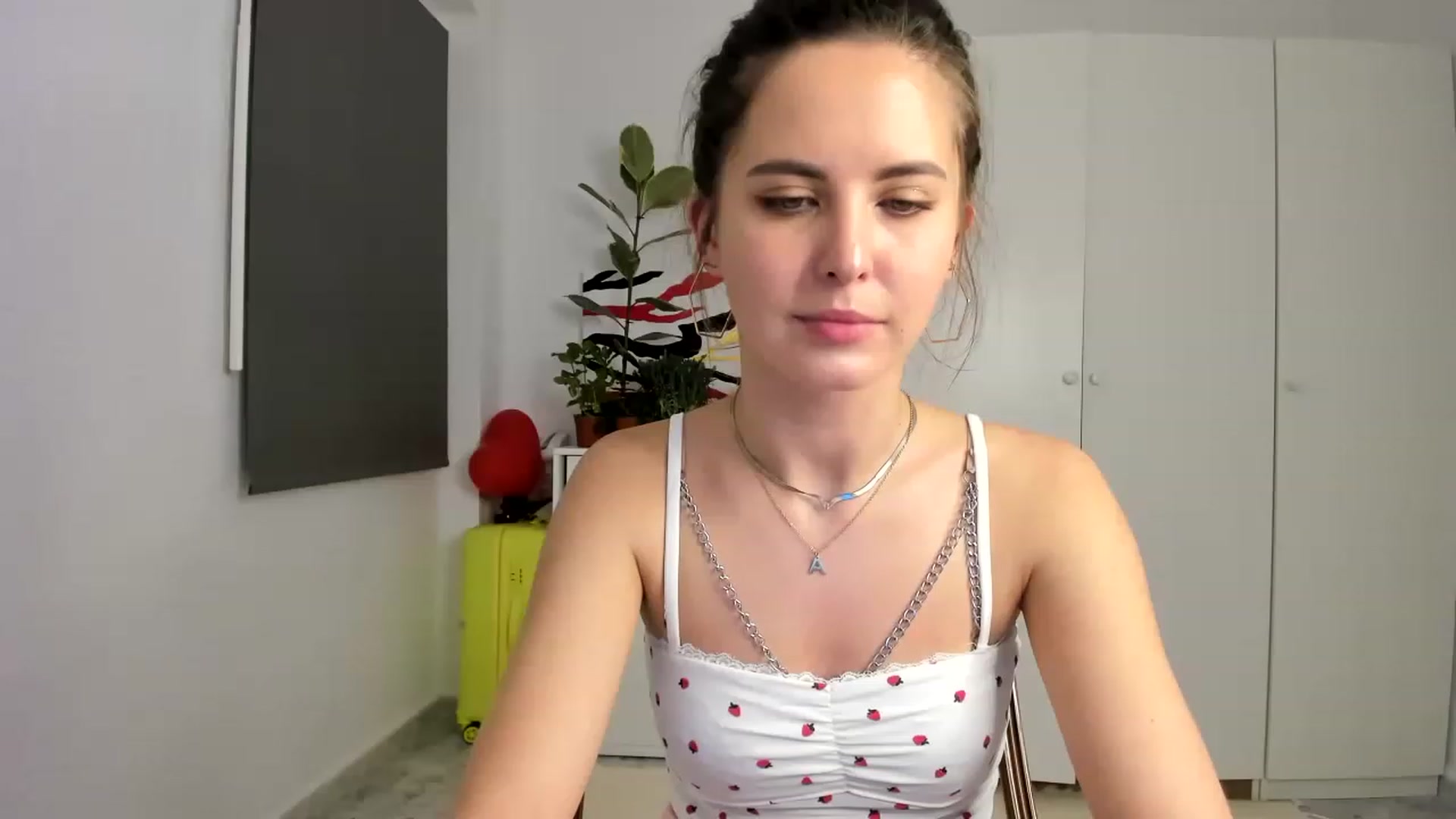 Gallery image thumbnail from AristoCrazy's myfreecams stream on, 04/02/2023, 22:11 image 8 of 20