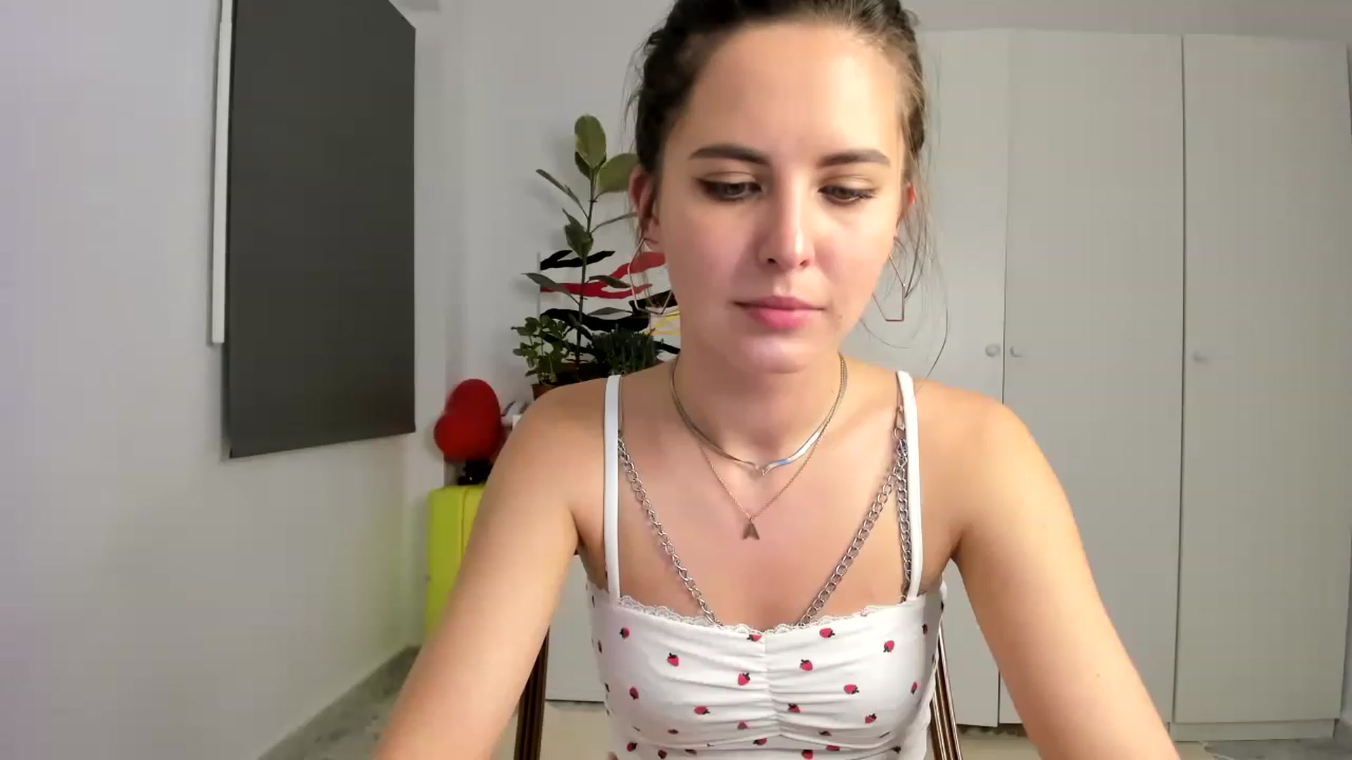 Gallery image thumbnail from AristoCrazy's myfreecams stream on, 04/02/2023, 22:11 image 11 of 20