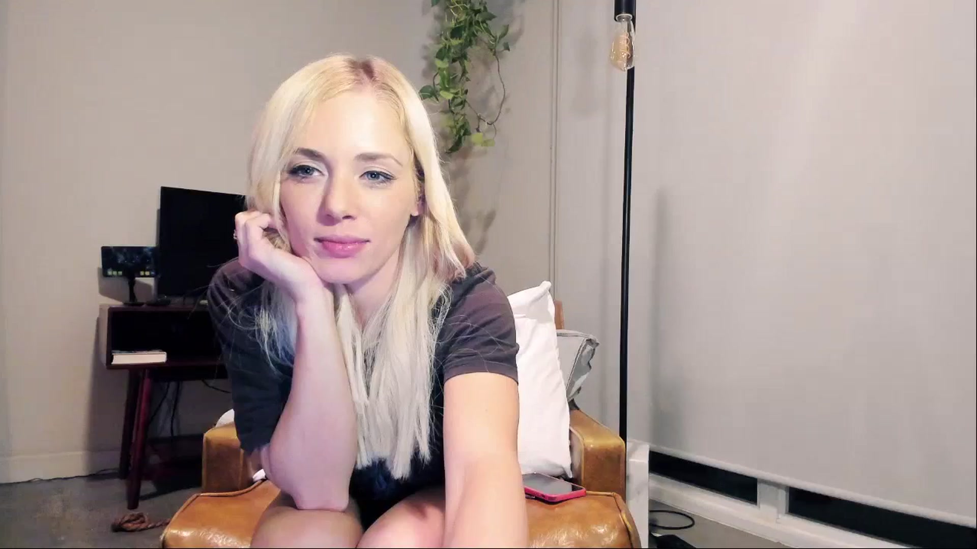 Gallery image thumbnail from ArizonaHard's myfreecams stream on, 05/20/2024, 04:35 image 5 of 20