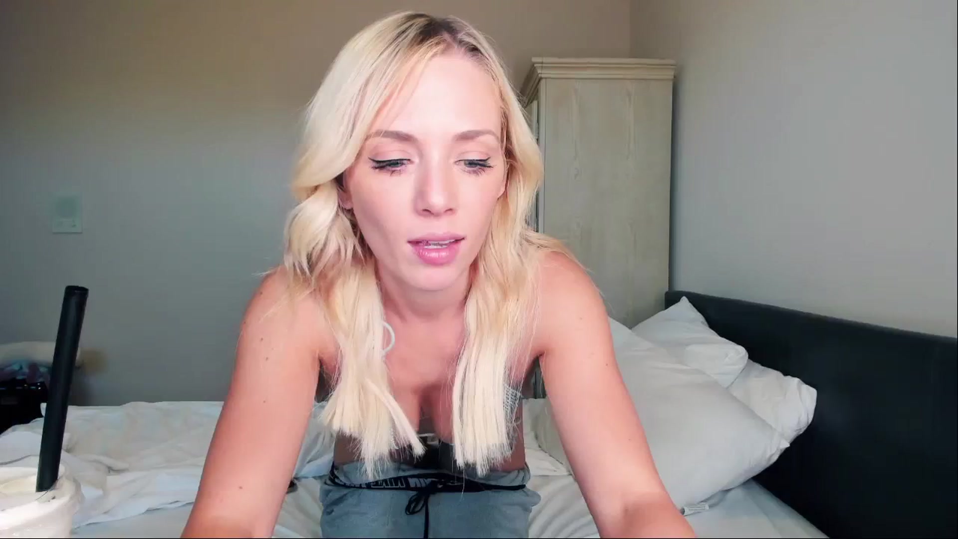Gallery image thumbnail from ArizonaHard's myfreecams stream on, 06/17/2024, 02:24 image 16 of 20