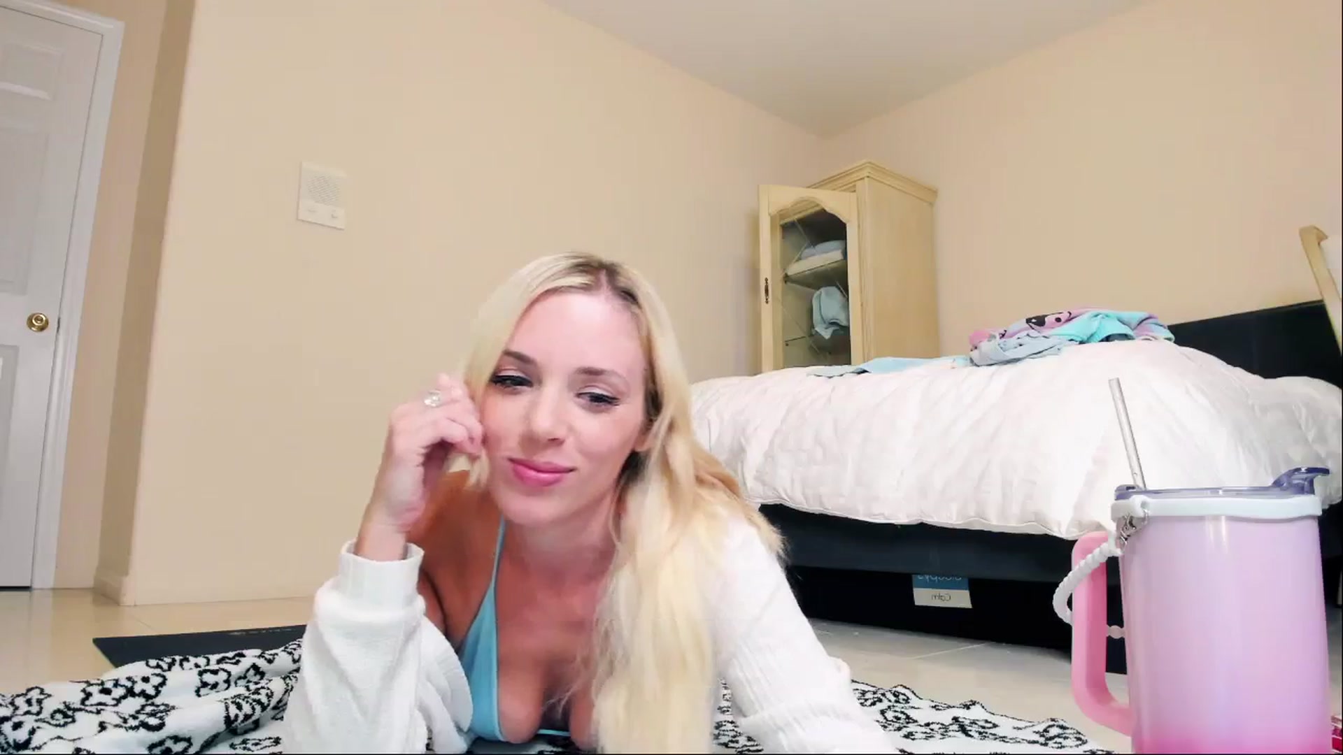 Gallery image thumbnail from ArizonaHard's myfreecams stream on, 06/23/2024, 07:06 image 4 of 20