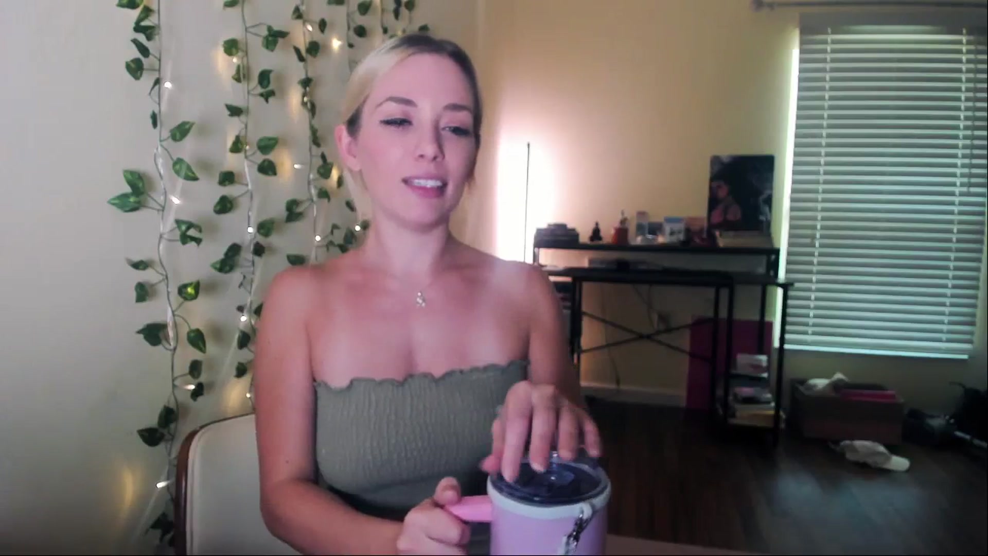 Gallery image thumbnail from ArizonaHard's myfreecams stream on, 10/22/2024, 18:05 image 9 of 20