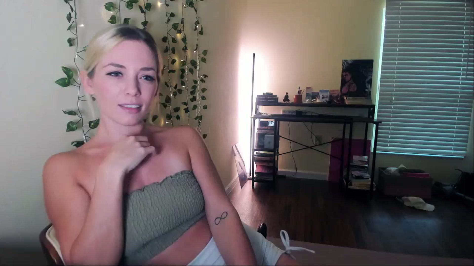 Gallery image thumbnail from ArizonaHard's myfreecams stream on, 10/22/2024, 18:05 image 2 of 20