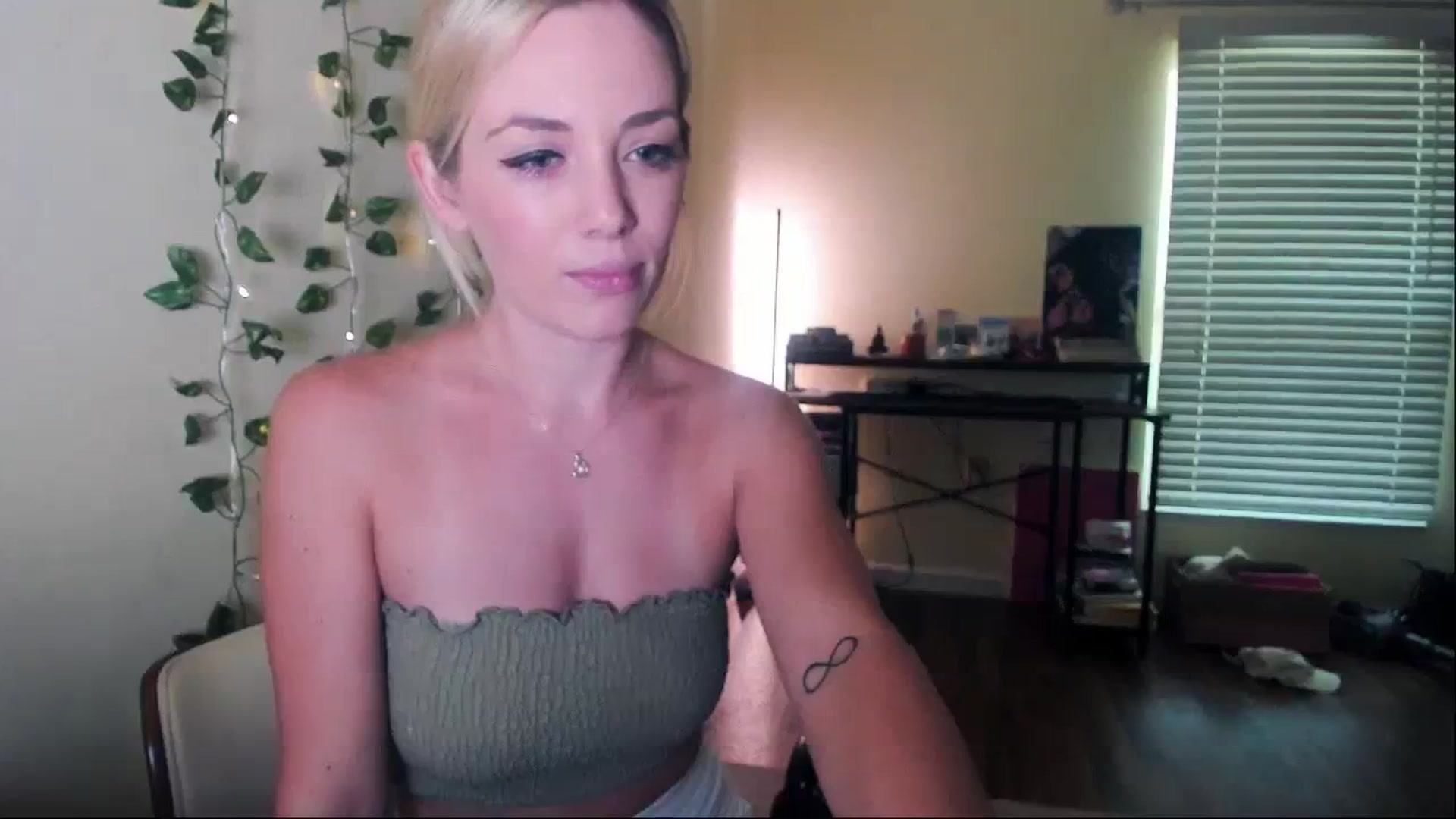 Gallery image thumbnail from ArizonaHard's myfreecams stream on, 10/22/2024, 18:05 image 14 of 20