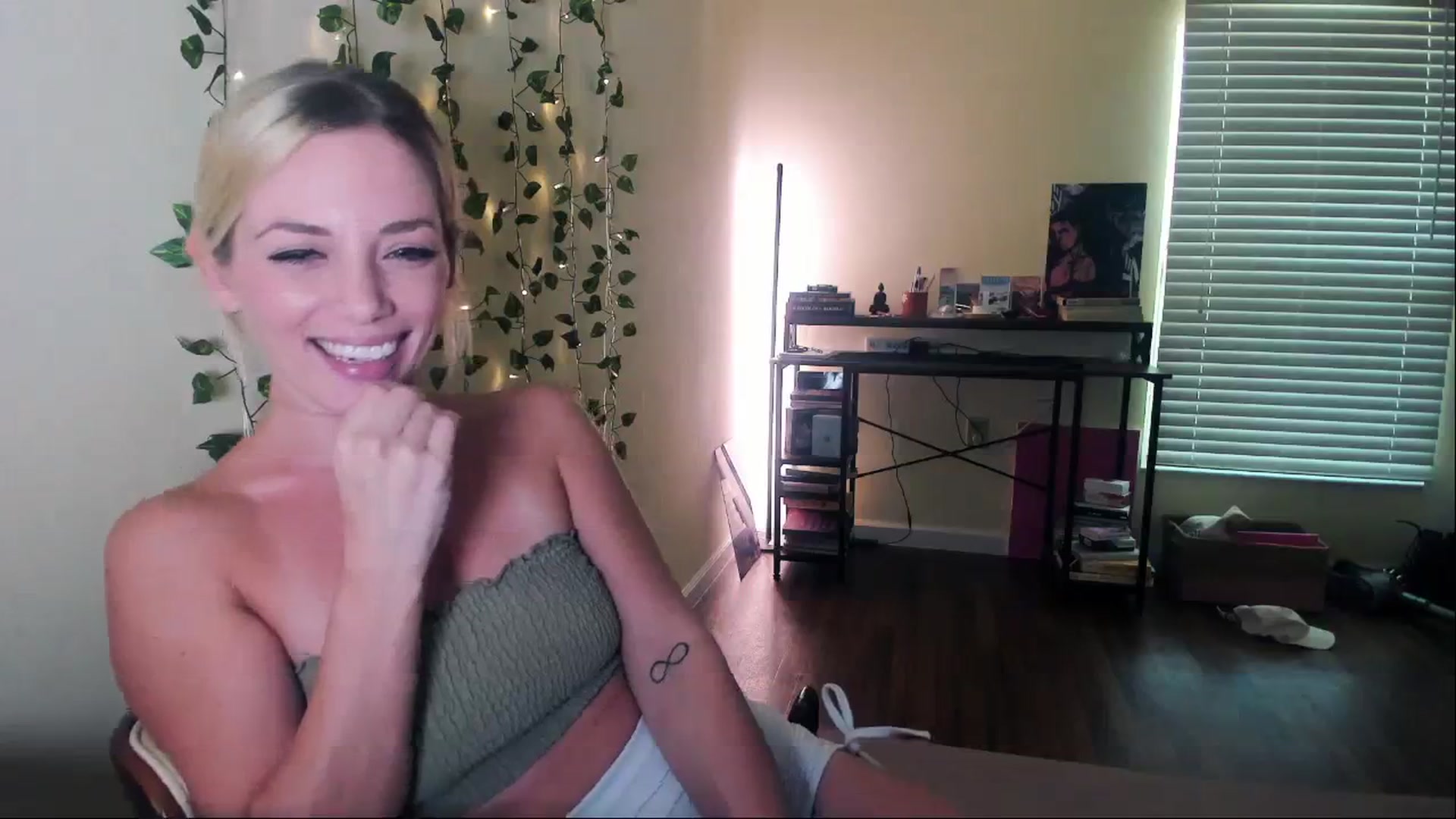 Gallery image thumbnail from ArizonaHard's myfreecams stream on, 10/22/2024, 18:05 image 3 of 20