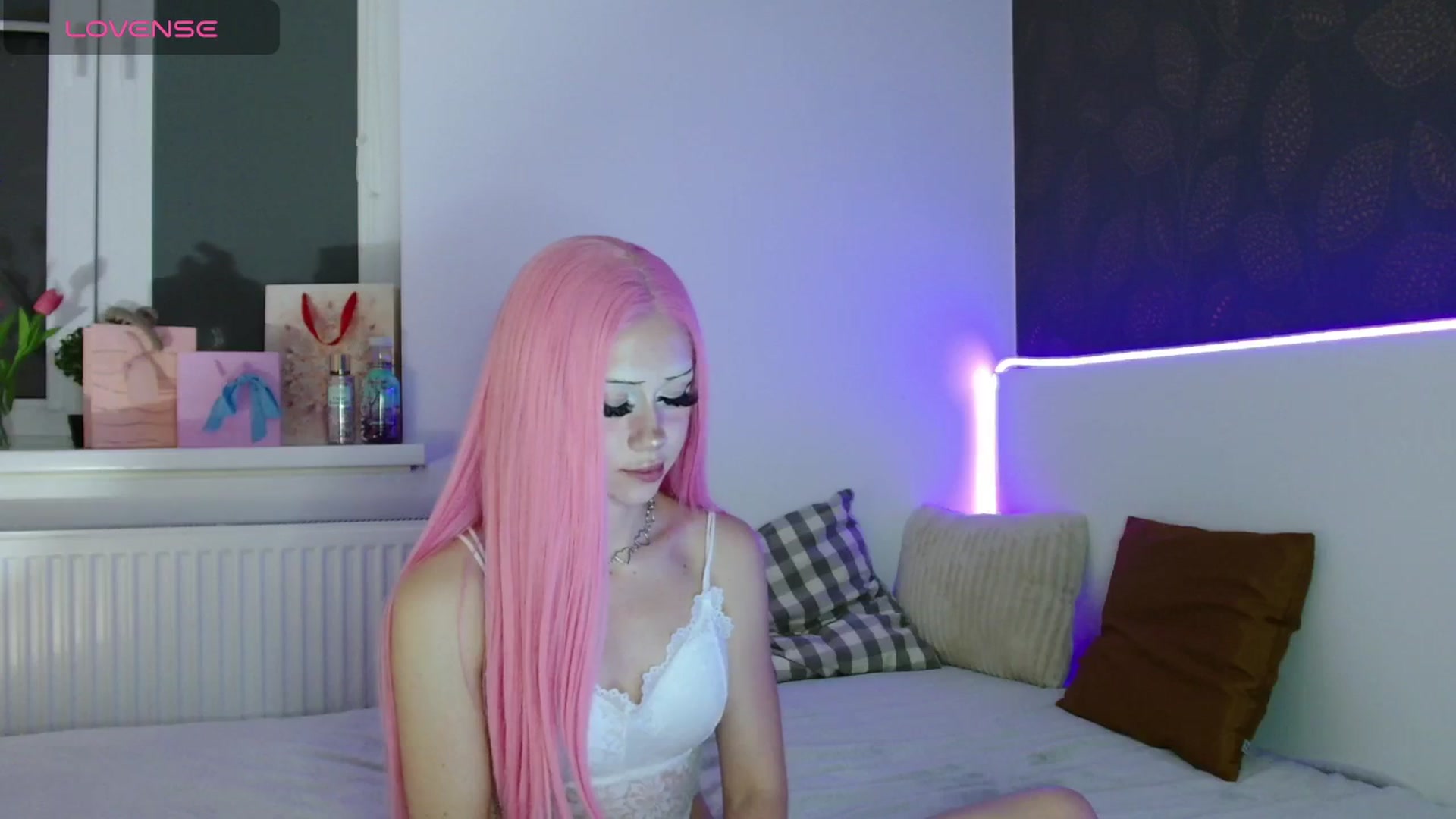 Gallery image thumbnail from Arizonagirl's myfreecams stream on, 09/02/2025, 24:00 image 8 of 20