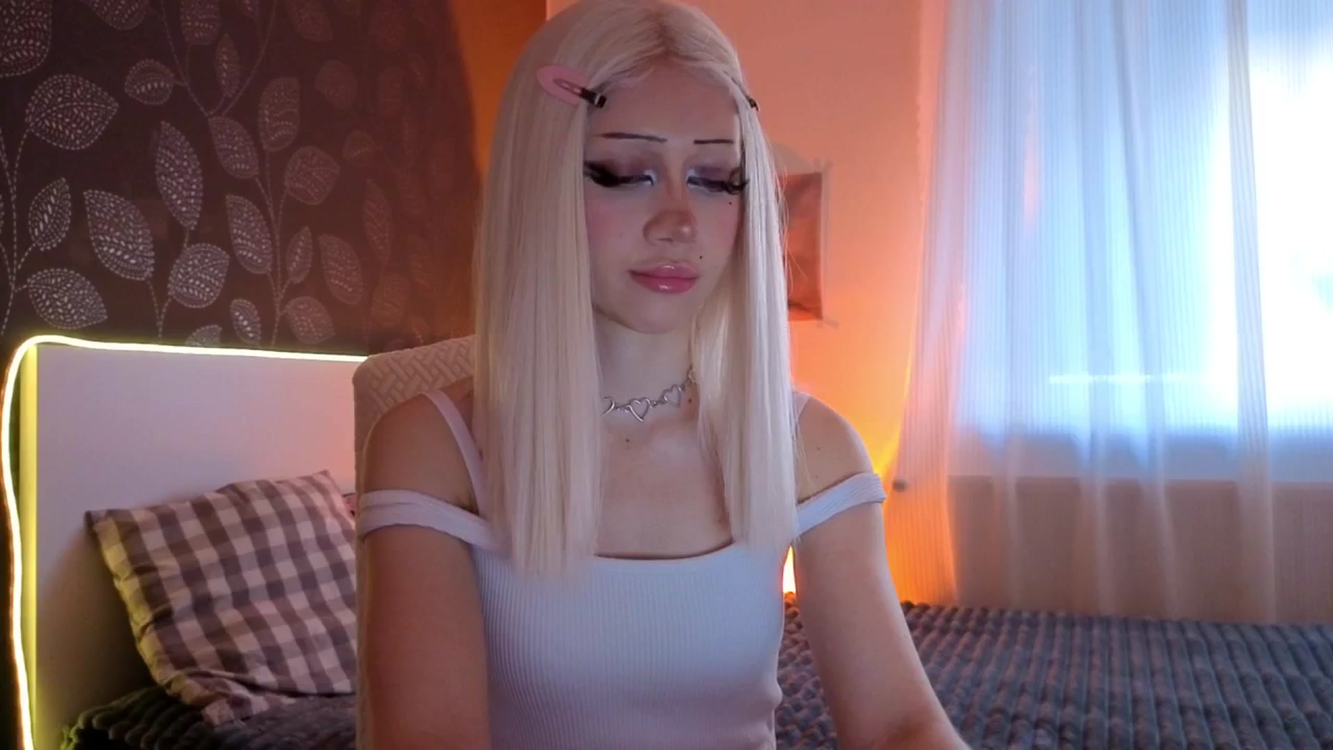 Gallery image thumbnail from Arizonagirl's myfreecams stream on, 03/18/2026, 15:24 image 1 of 20