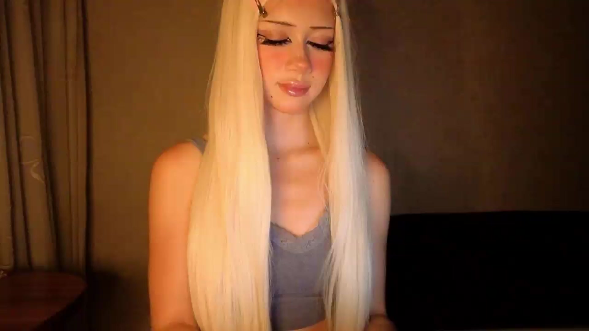 Gallery image thumbnail from Arizonagirl's myfreecams stream on, 08/13/2026, 23:42 image 19 of 20